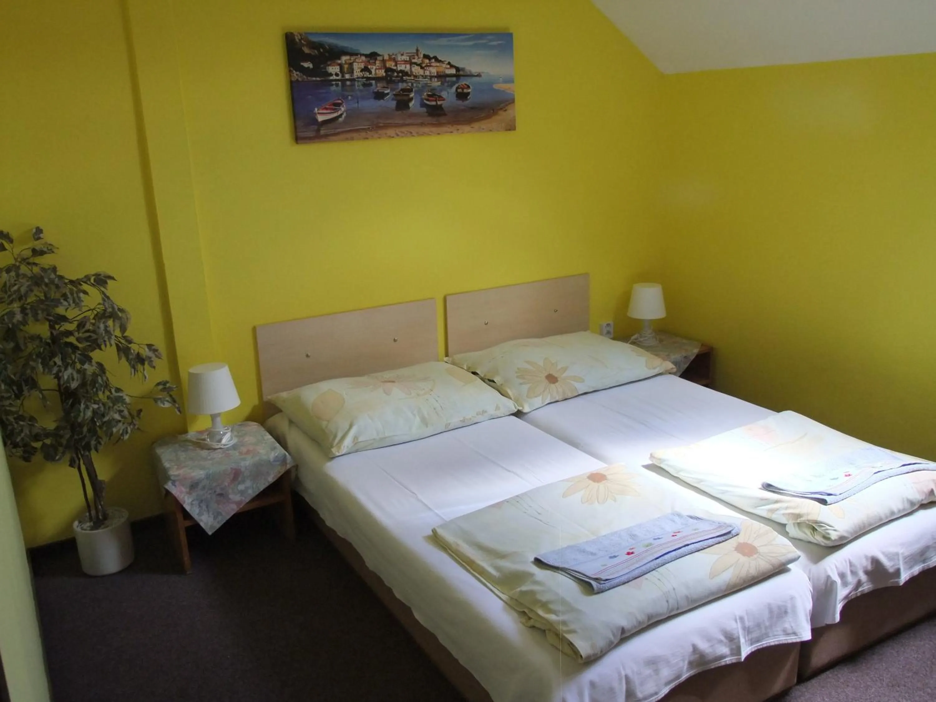 Bed in Hotel Formule