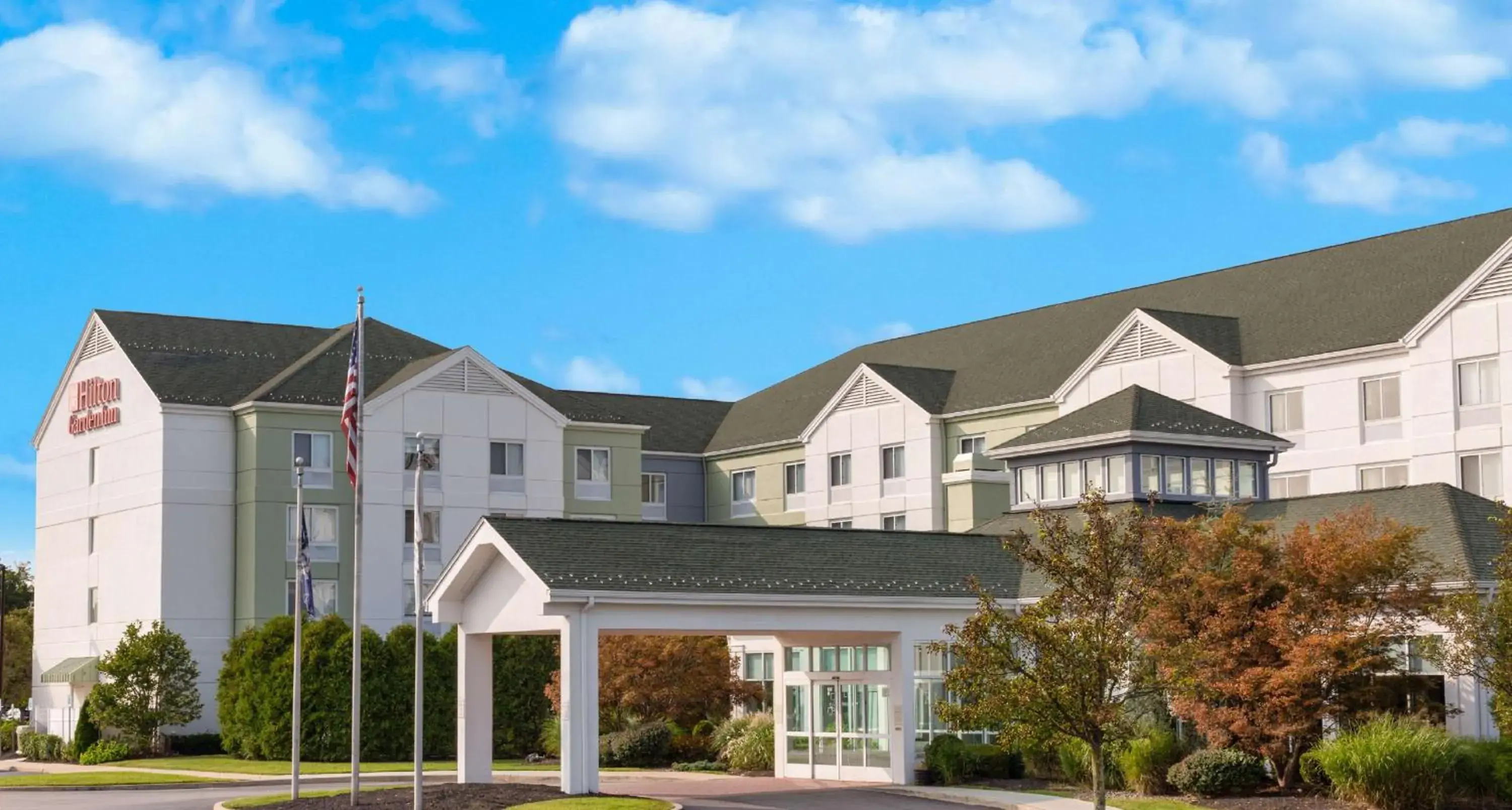 Property building in Hilton Garden Inn Islip/MacArthur Airport Property building in Hilton Garden Inn Islip/MacArthur Airport