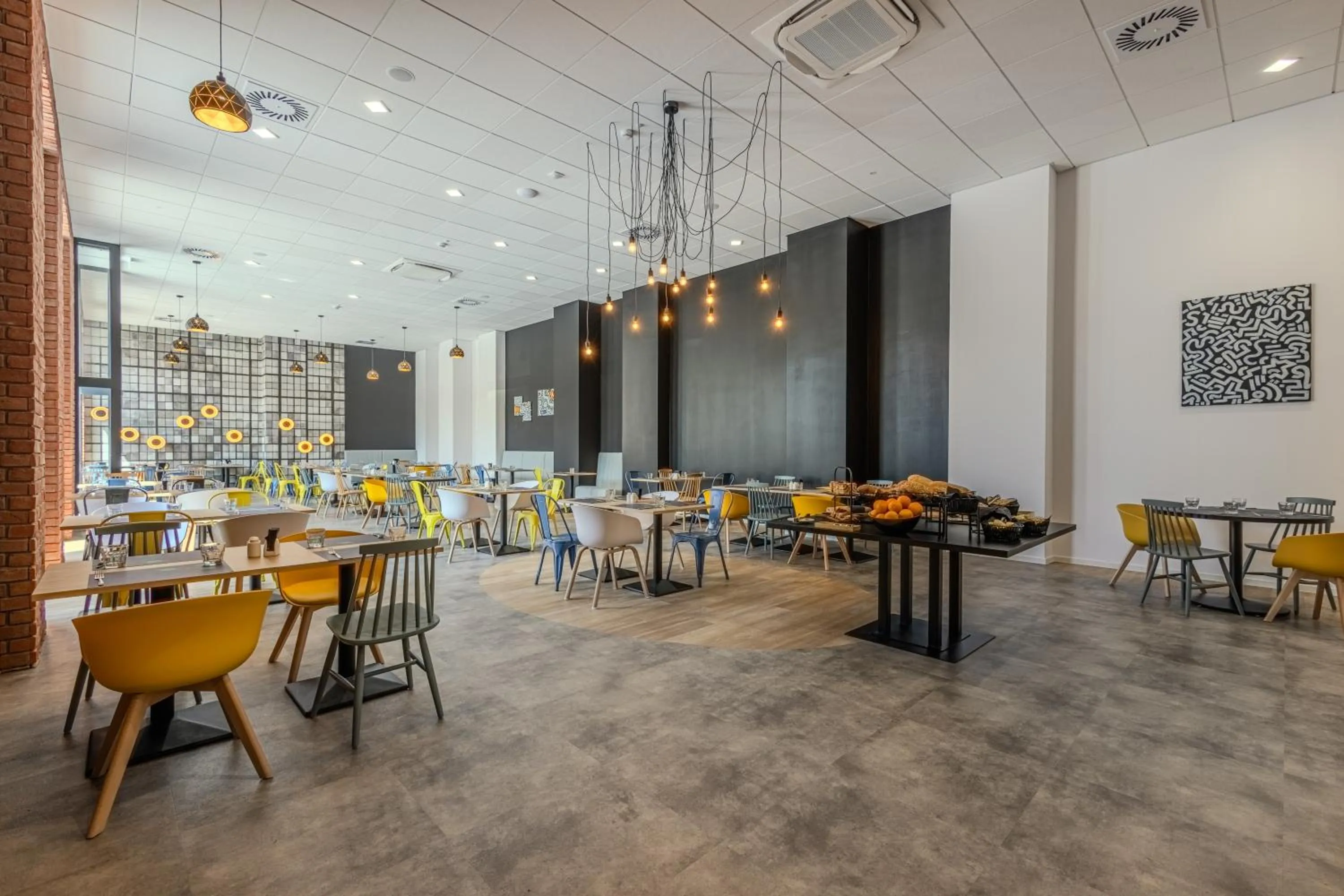 Restaurant/places to eat in Campanile Warszawa Północ