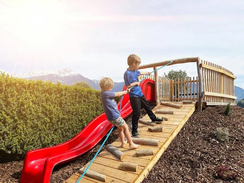 children in Hotel Residence MaVie