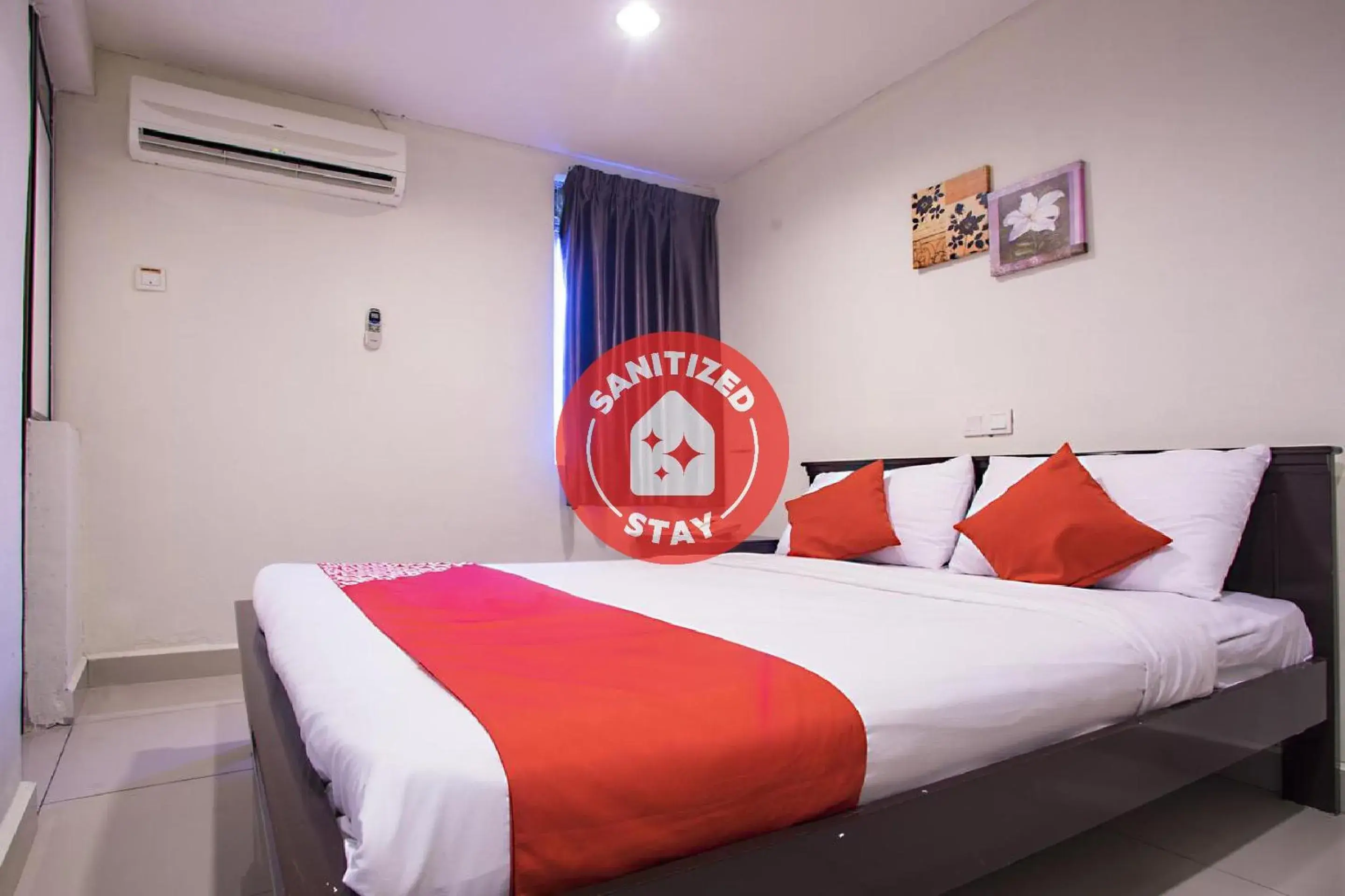 Bed in OYO 43961 Kk Hotel Kajang