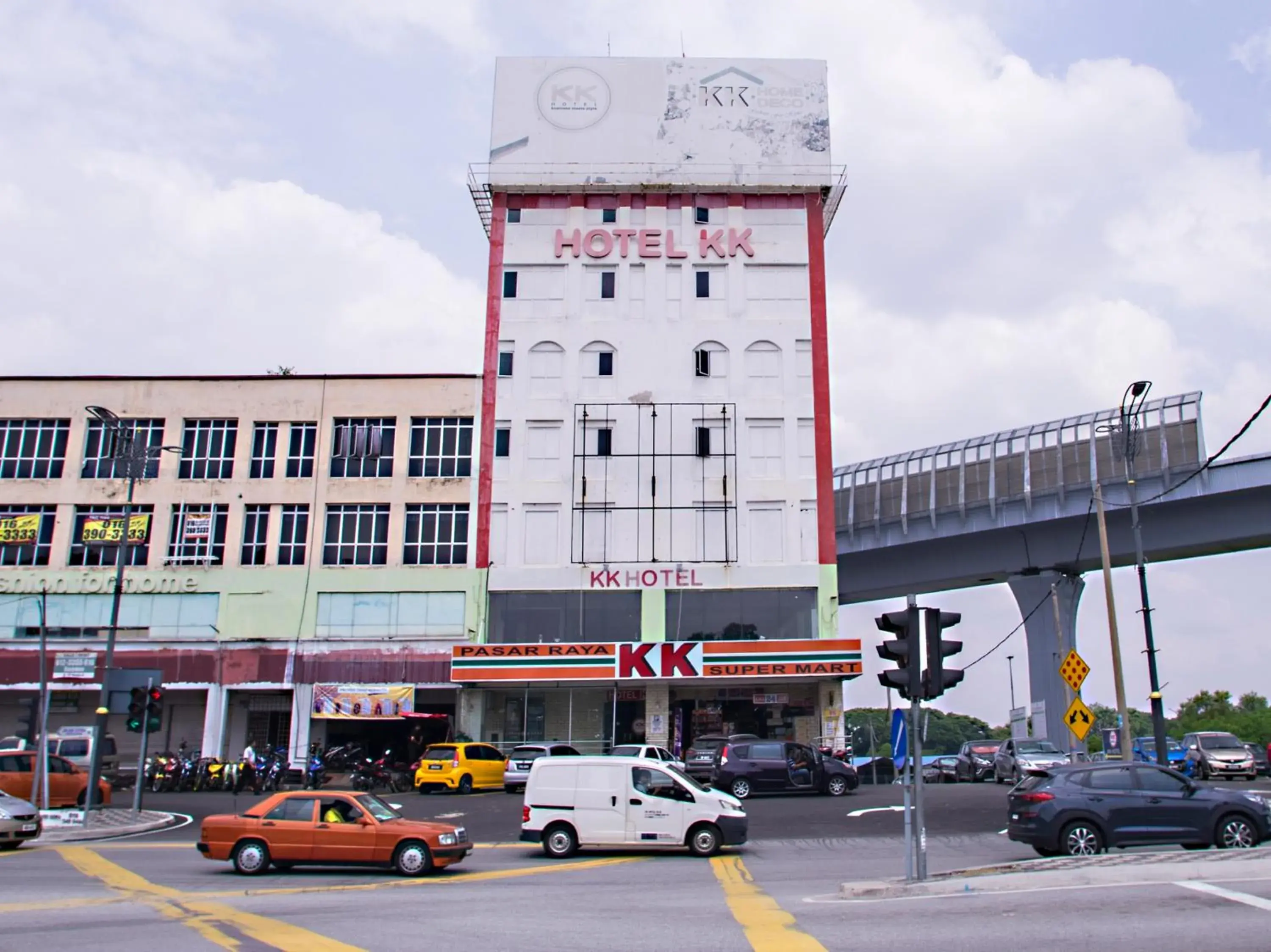 Facade/entrance, Property Building in OYO 43961 Kk Hotel Kajang