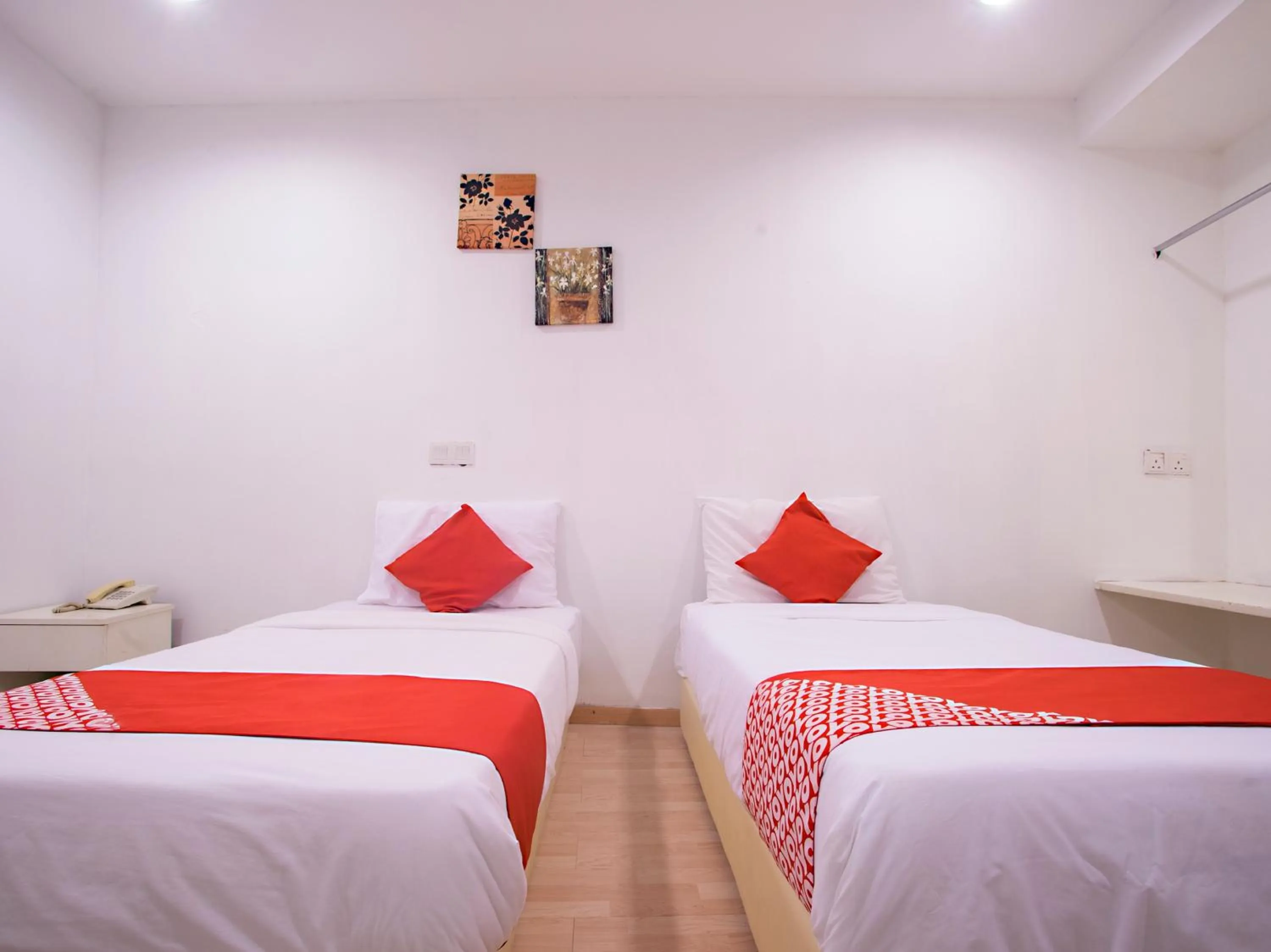 Bedroom in OYO 43961 Kk Hotel Kajang