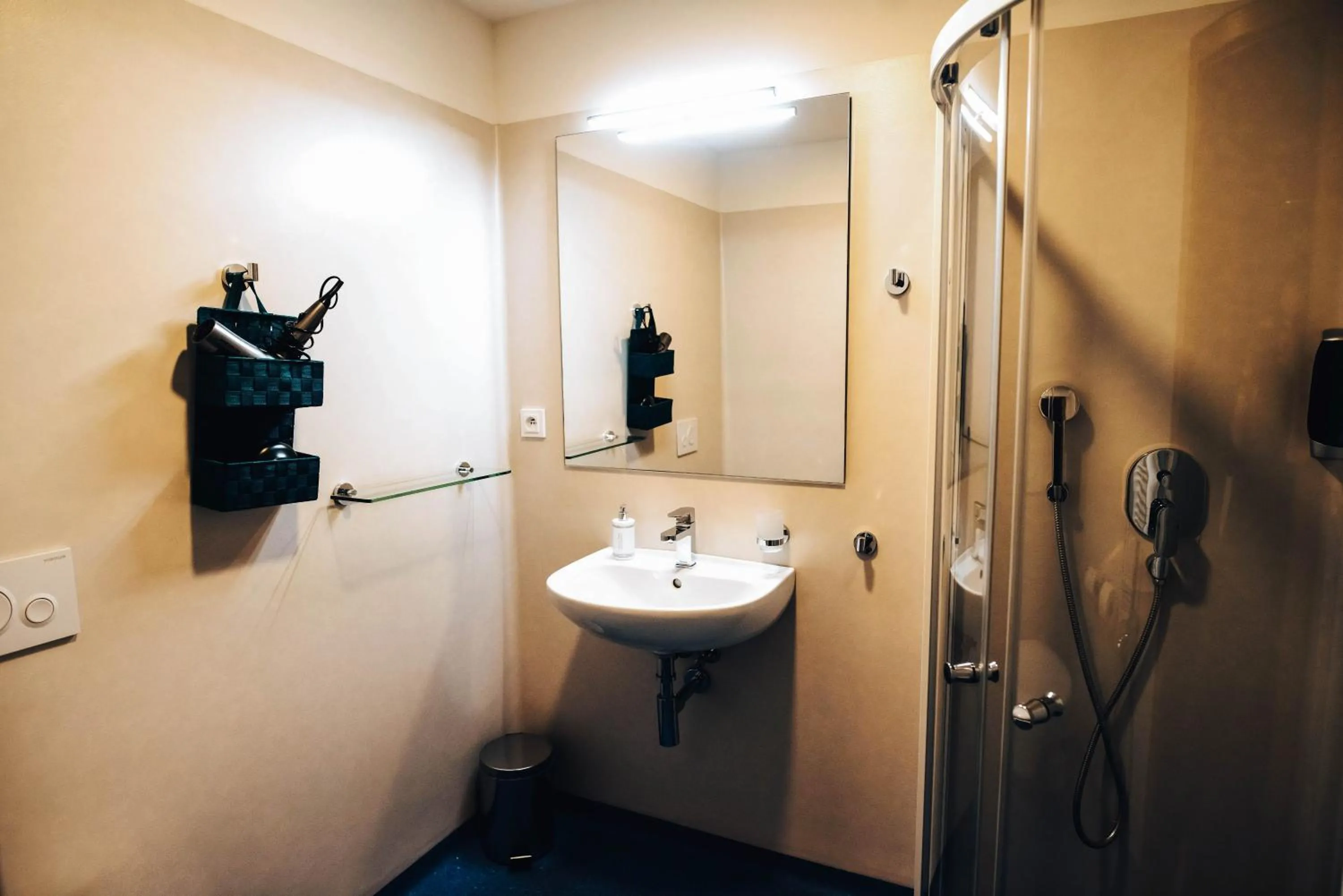 Shower in Hotel Forea