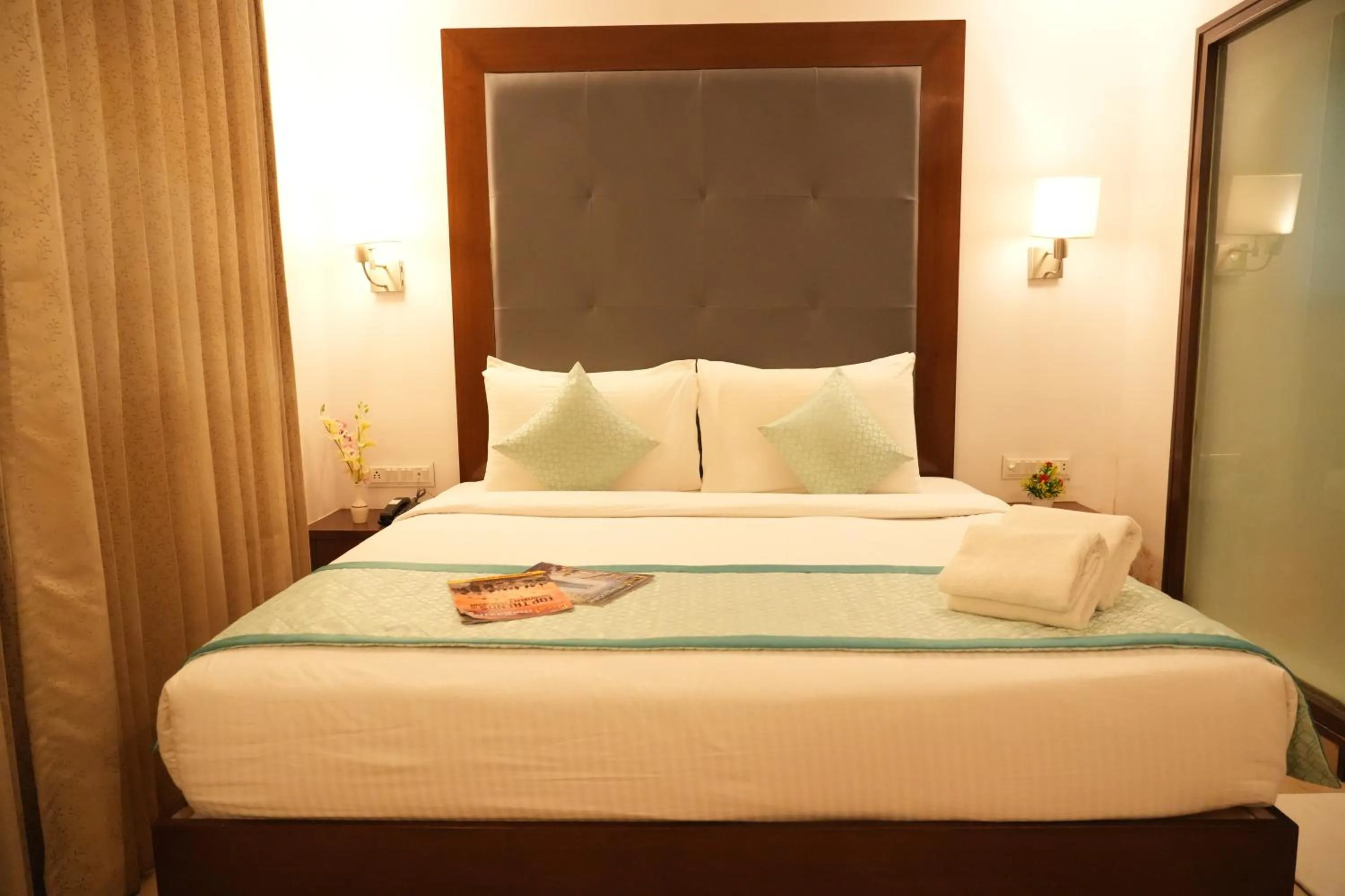 Bed in Hotel Clarks Collection Bhavnagar