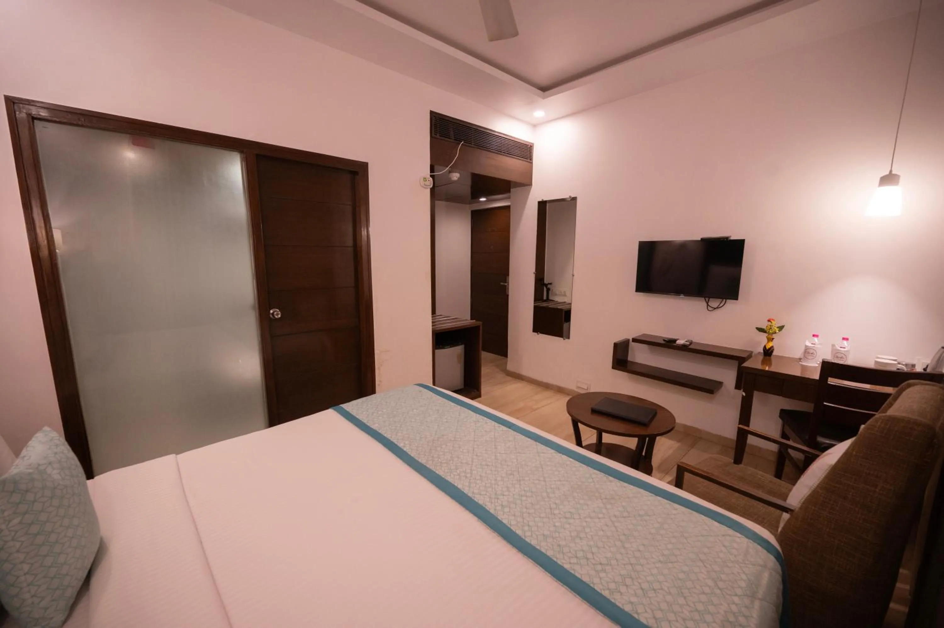 Bed in Hotel Clarks Collection Bhavnagar