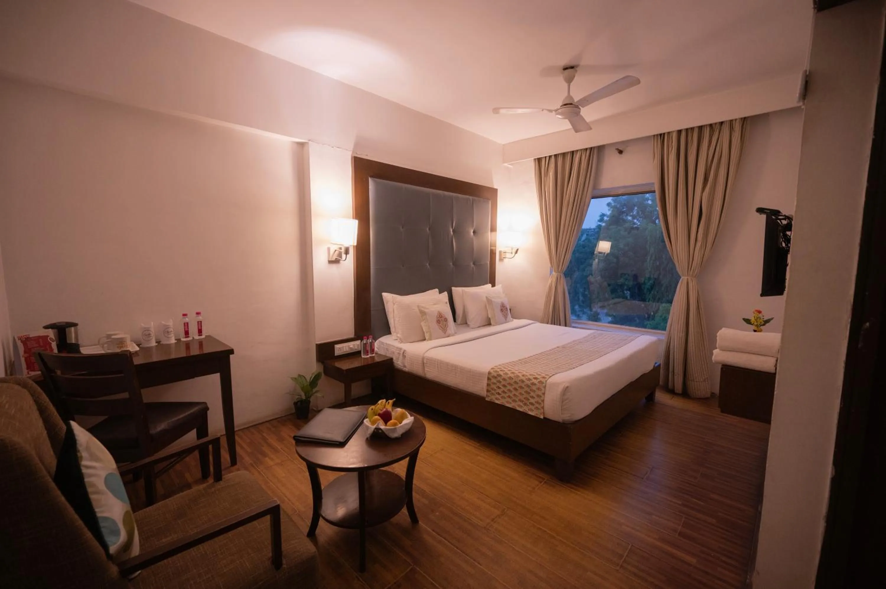 Bed in Hotel Clarks Collection Bhavnagar