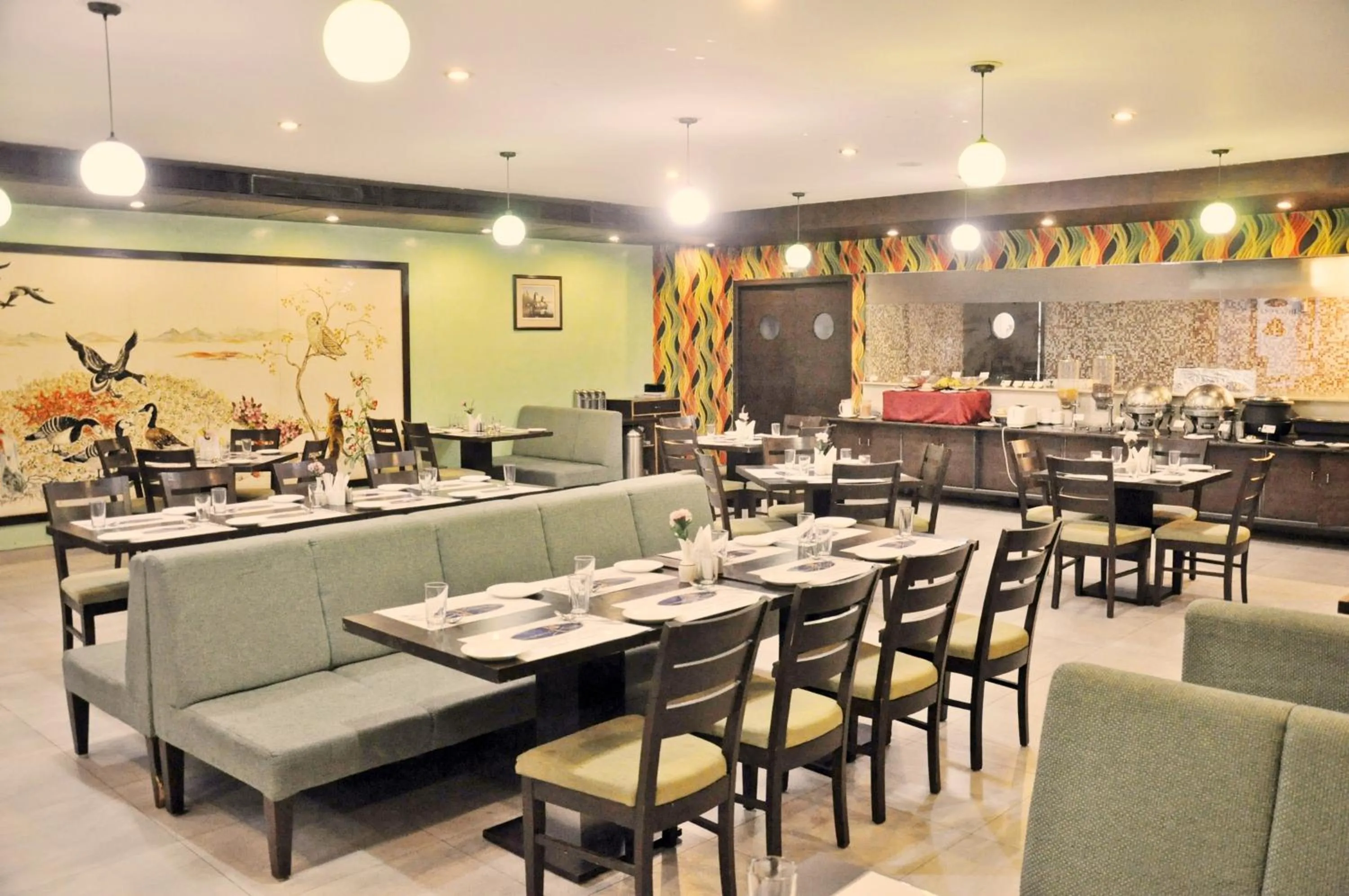Restaurant/places to eat in Hotel Clarks Collection Bhavnagar