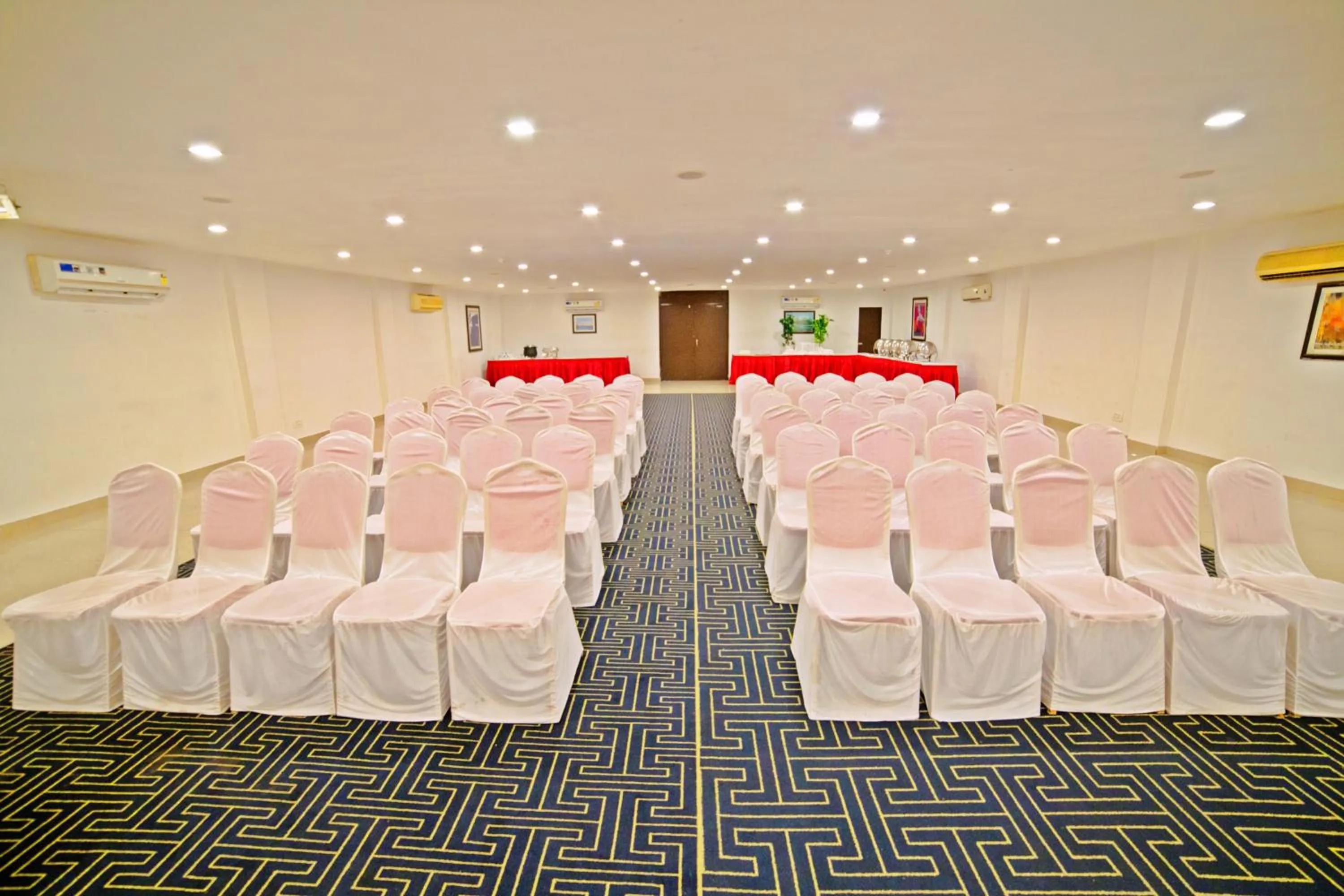 Banquet/Function facilities in Hotel Clarks Collection Bhavnagar
