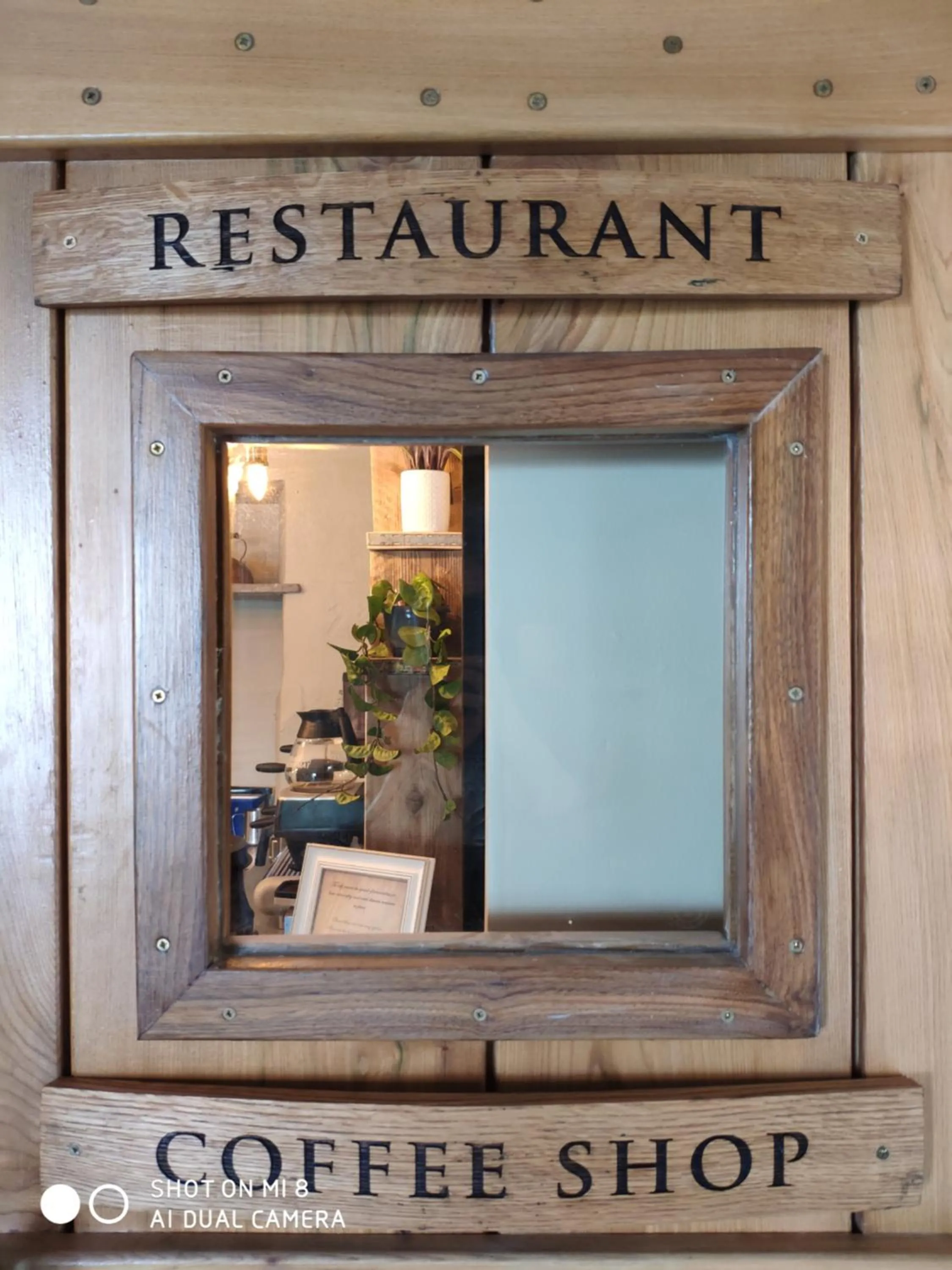 Coffee/tea facilities in The Covenanter Hotel