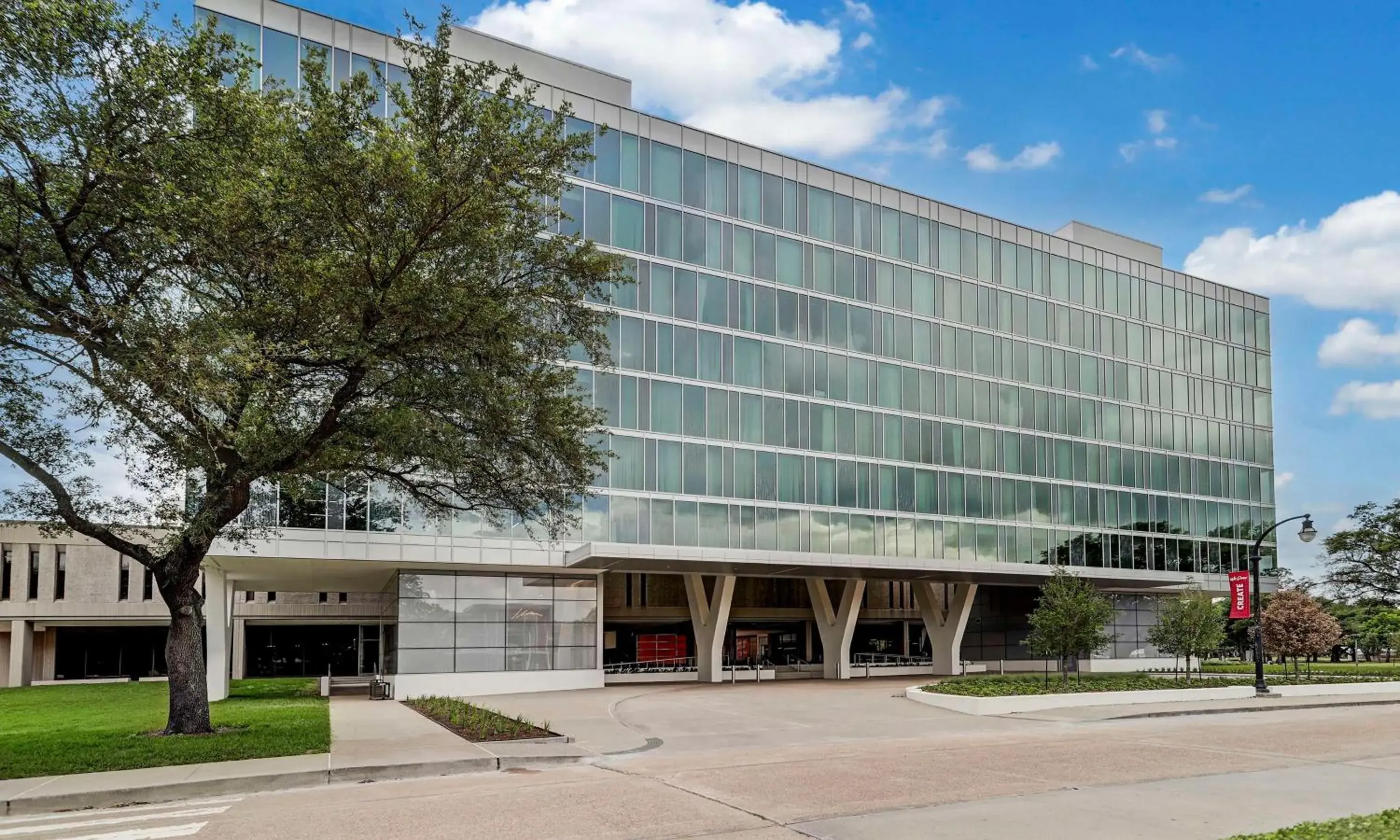 Property building in Hilton University of Houston Property building in Hilton University of Houston