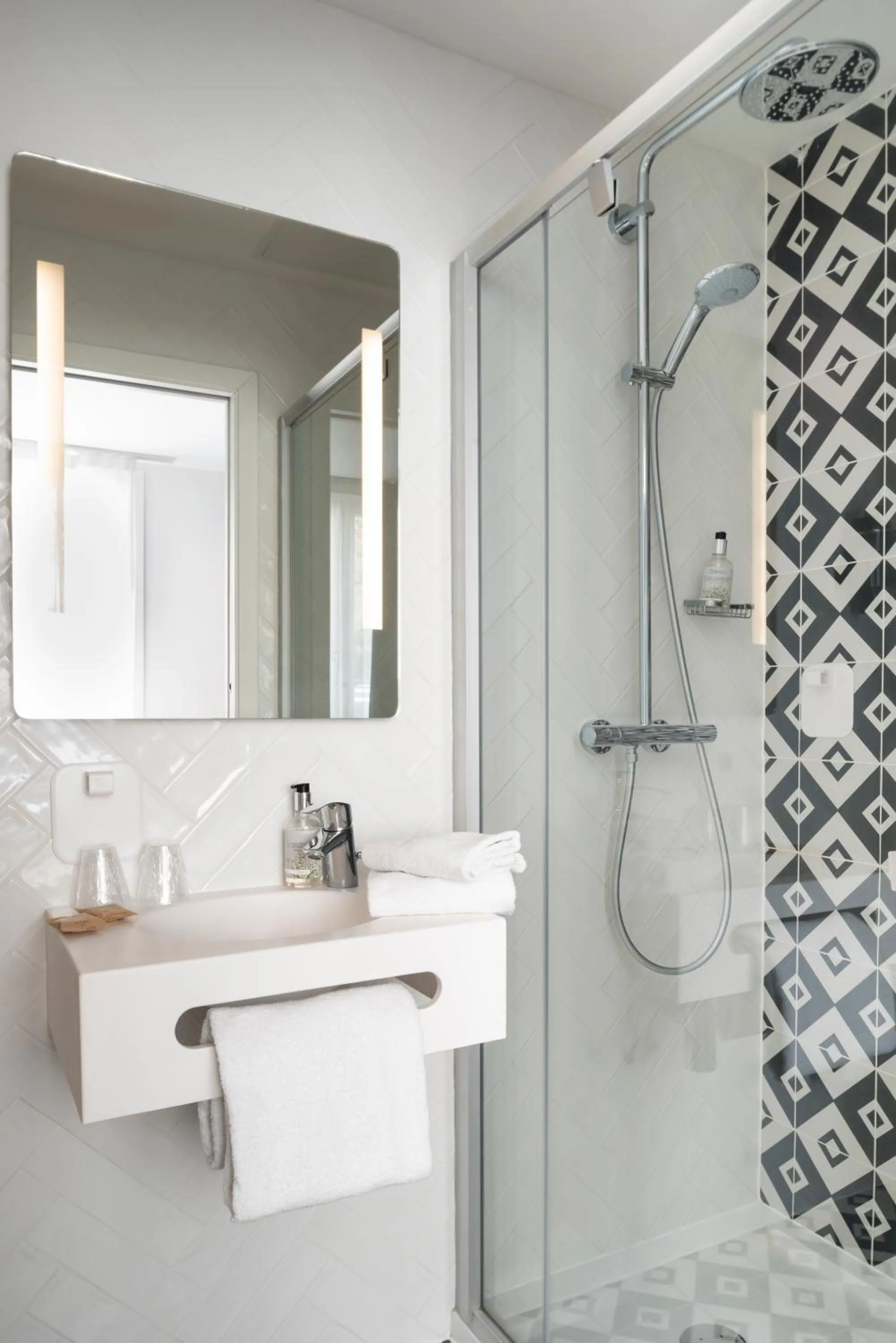 Shower in Hotel des Lys