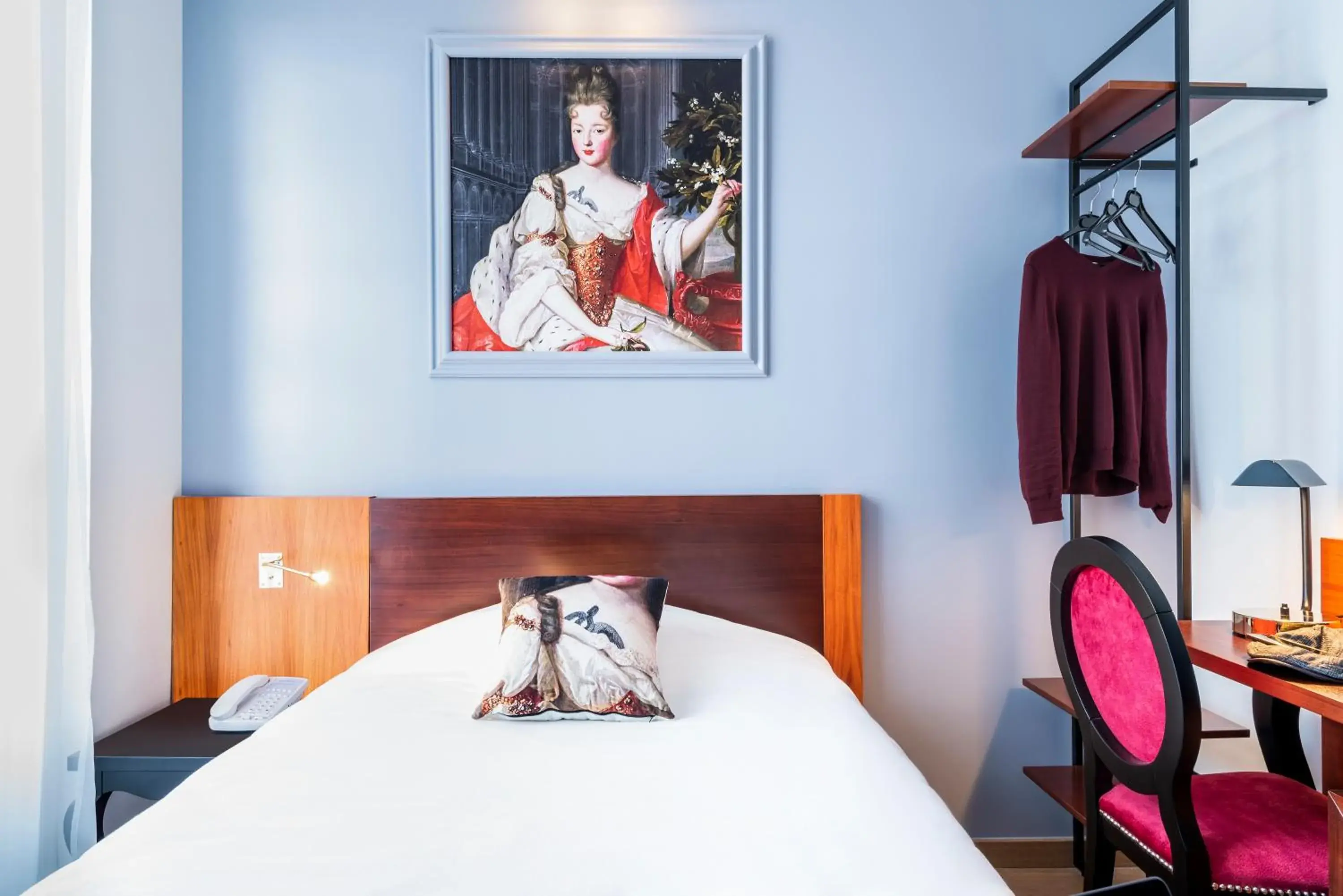 Single Room in Hotel des Lys Single Room in Hotel des Lys