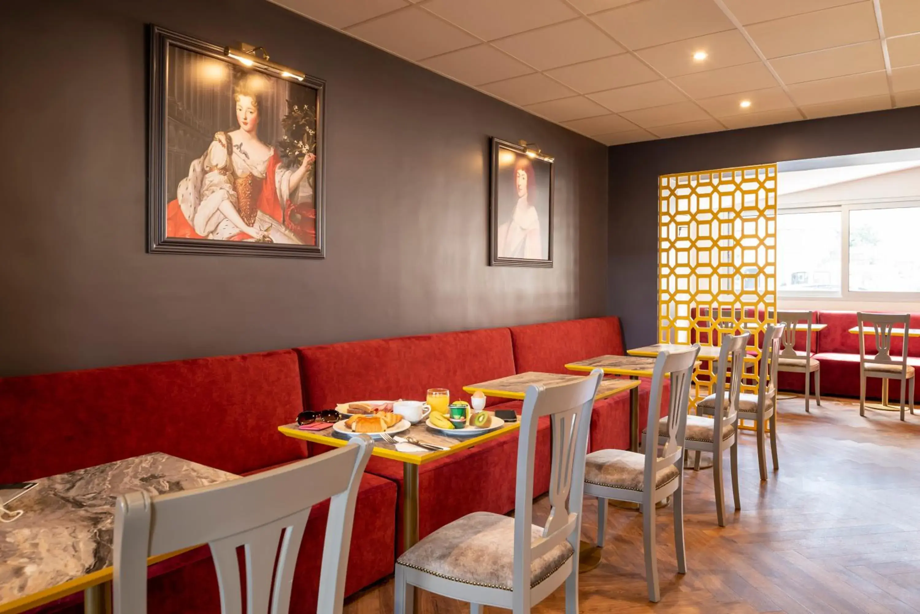 Restaurant/places to eat in Hotel des Lys Restaurant/places to eat in Hotel des Lys