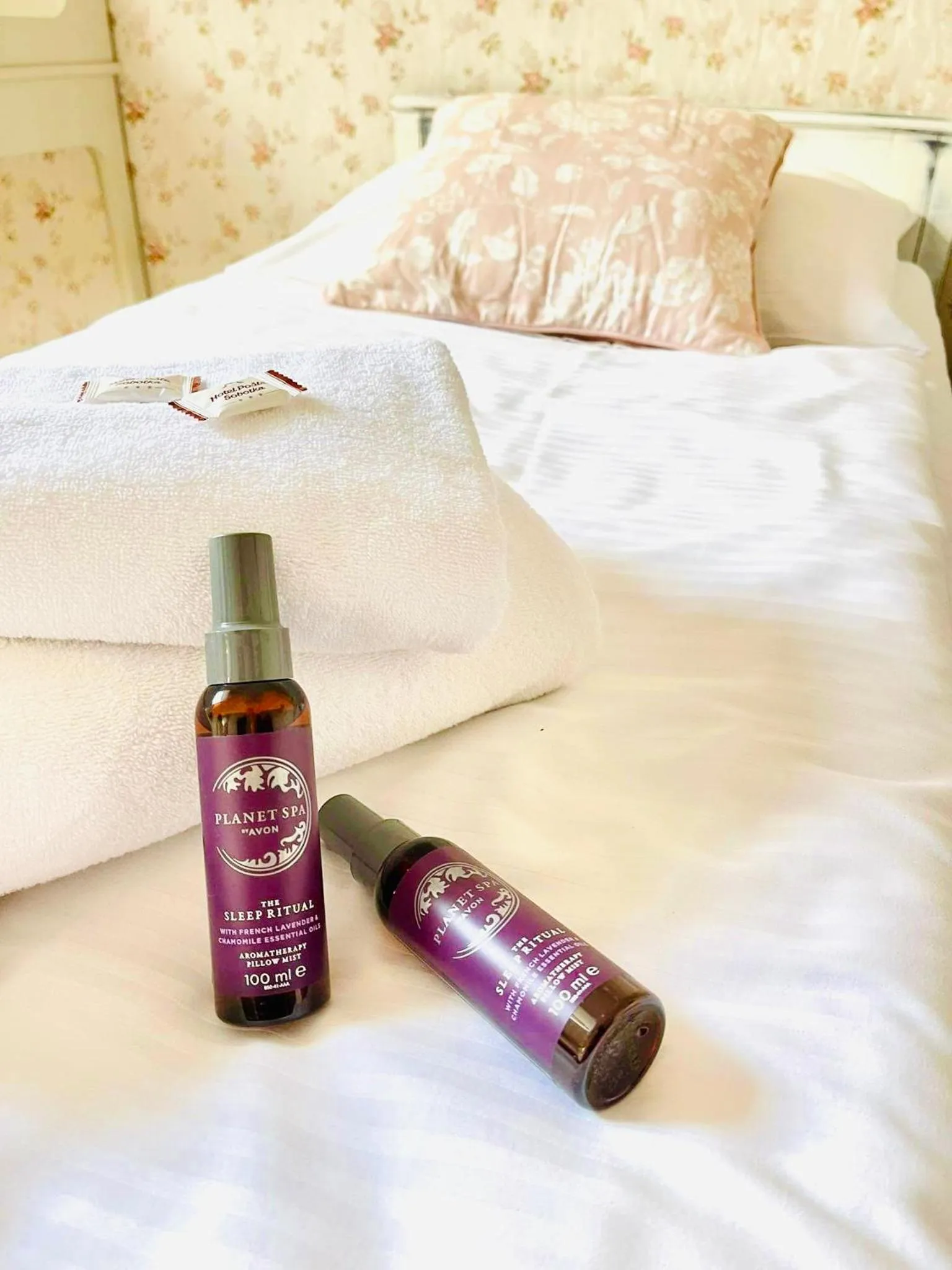 room service, Bed in Hotel Pošta