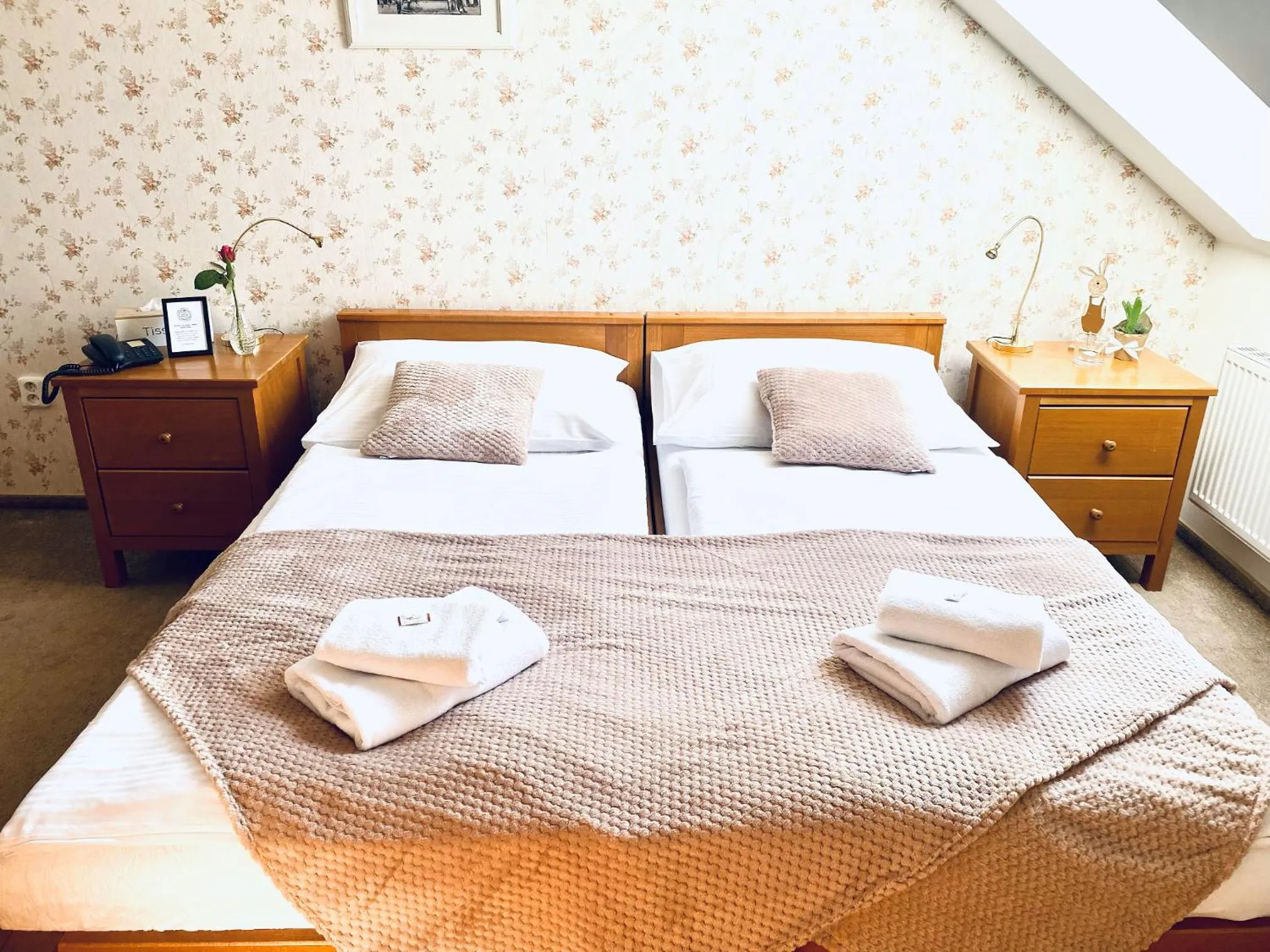 Bed in Hotel Pošta