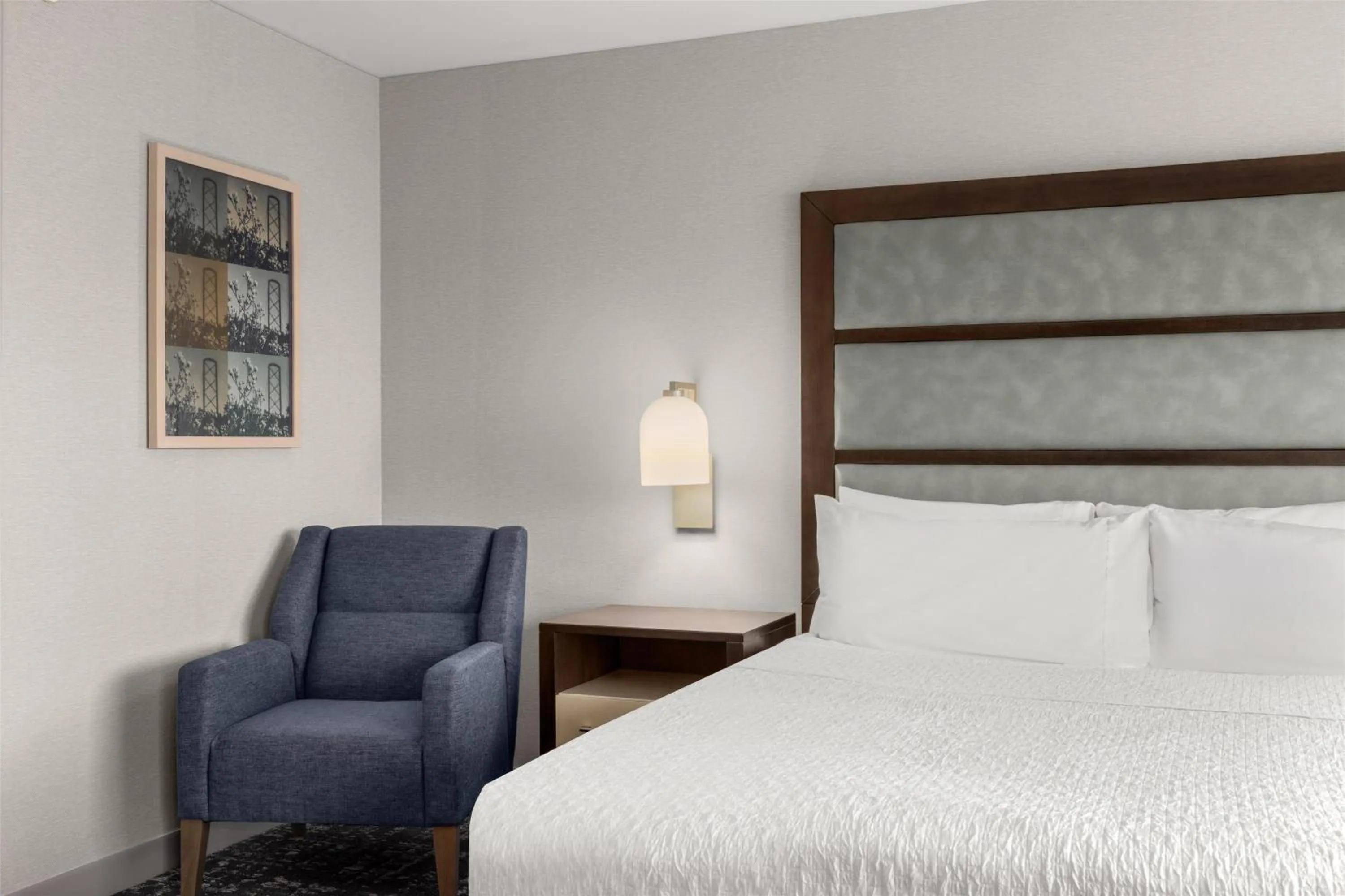 Bed in Homewood Suites by Hilton Indianapolis Carmel