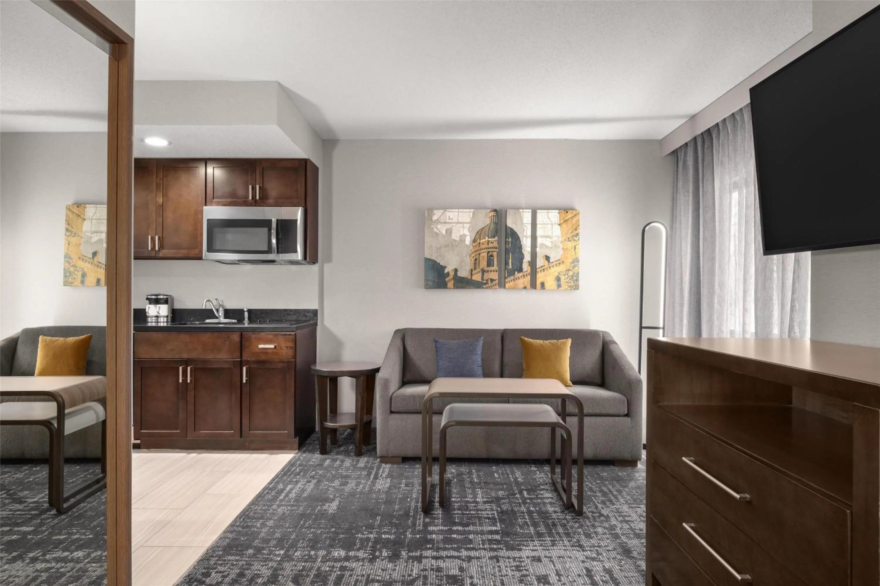 Living room in Homewood Suites by Hilton Indianapolis Carmel