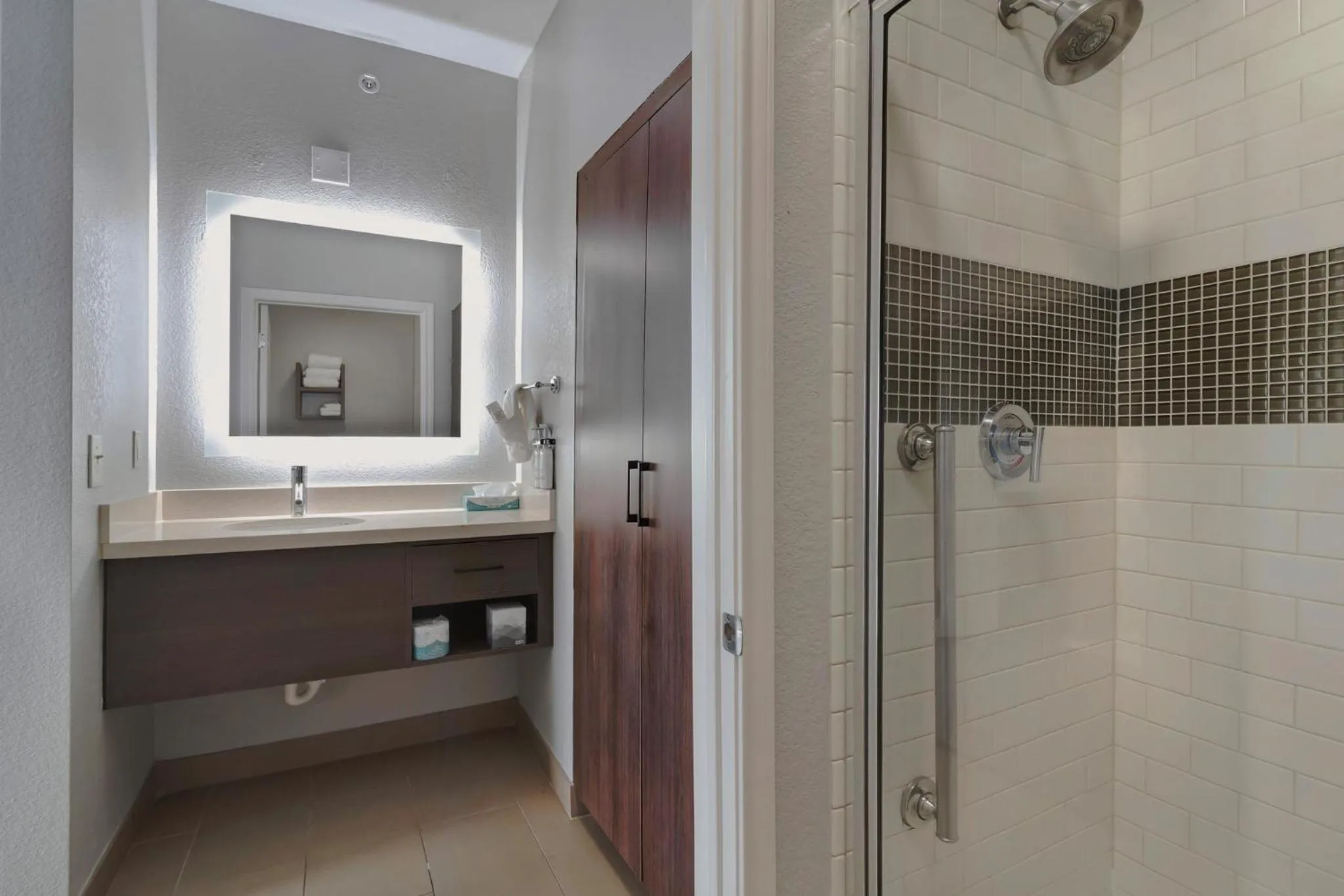 Photo of the whole room in Staybridge Suites Longview by IHG