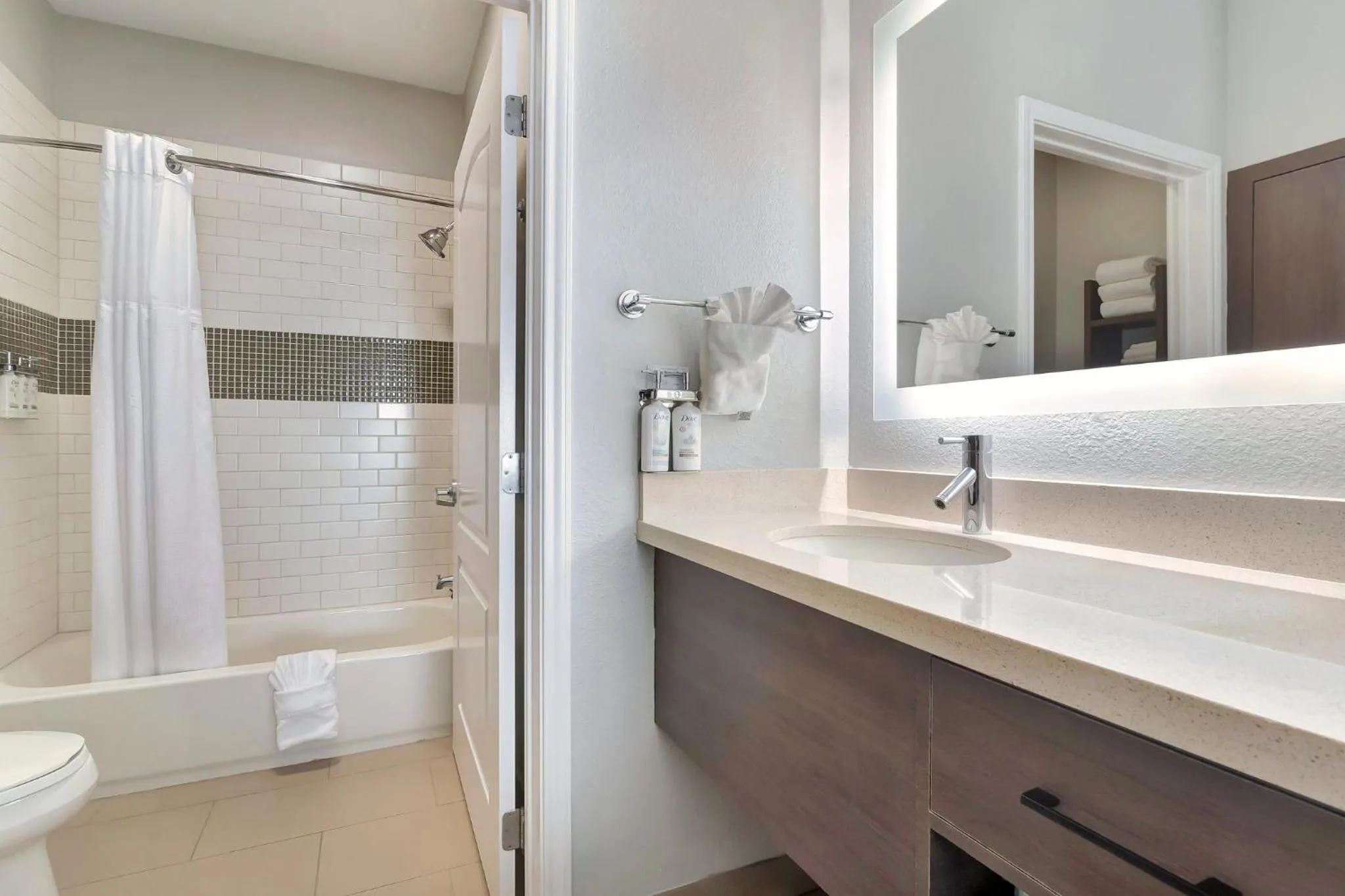 Photo of the whole room in Staybridge Suites Longview by IHG