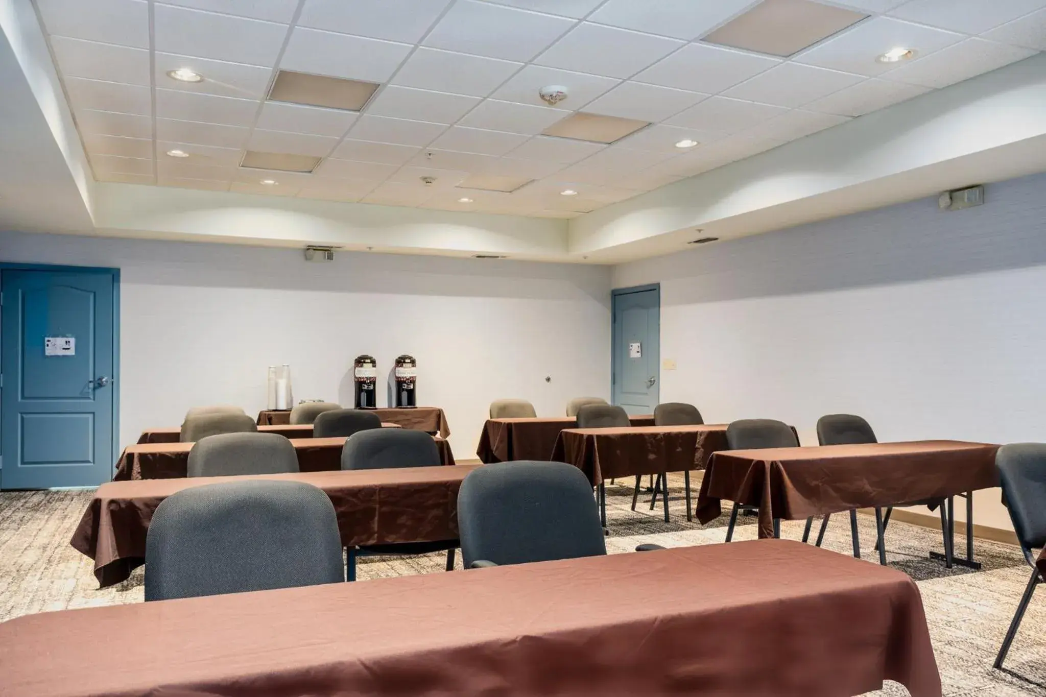 Meeting/conference room in Staybridge Suites Longview by IHG Meeting/conference room in Staybridge Suites Longview by IHG