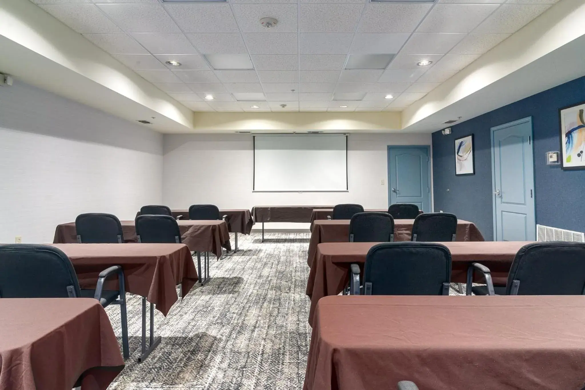 Meeting/conference room in Staybridge Suites Longview by IHG Meeting/conference room in Staybridge Suites Longview by IHG