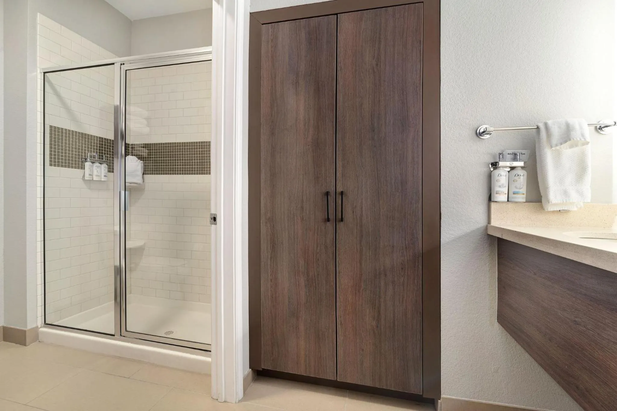 Photo of the whole room in Staybridge Suites Longview by IHG