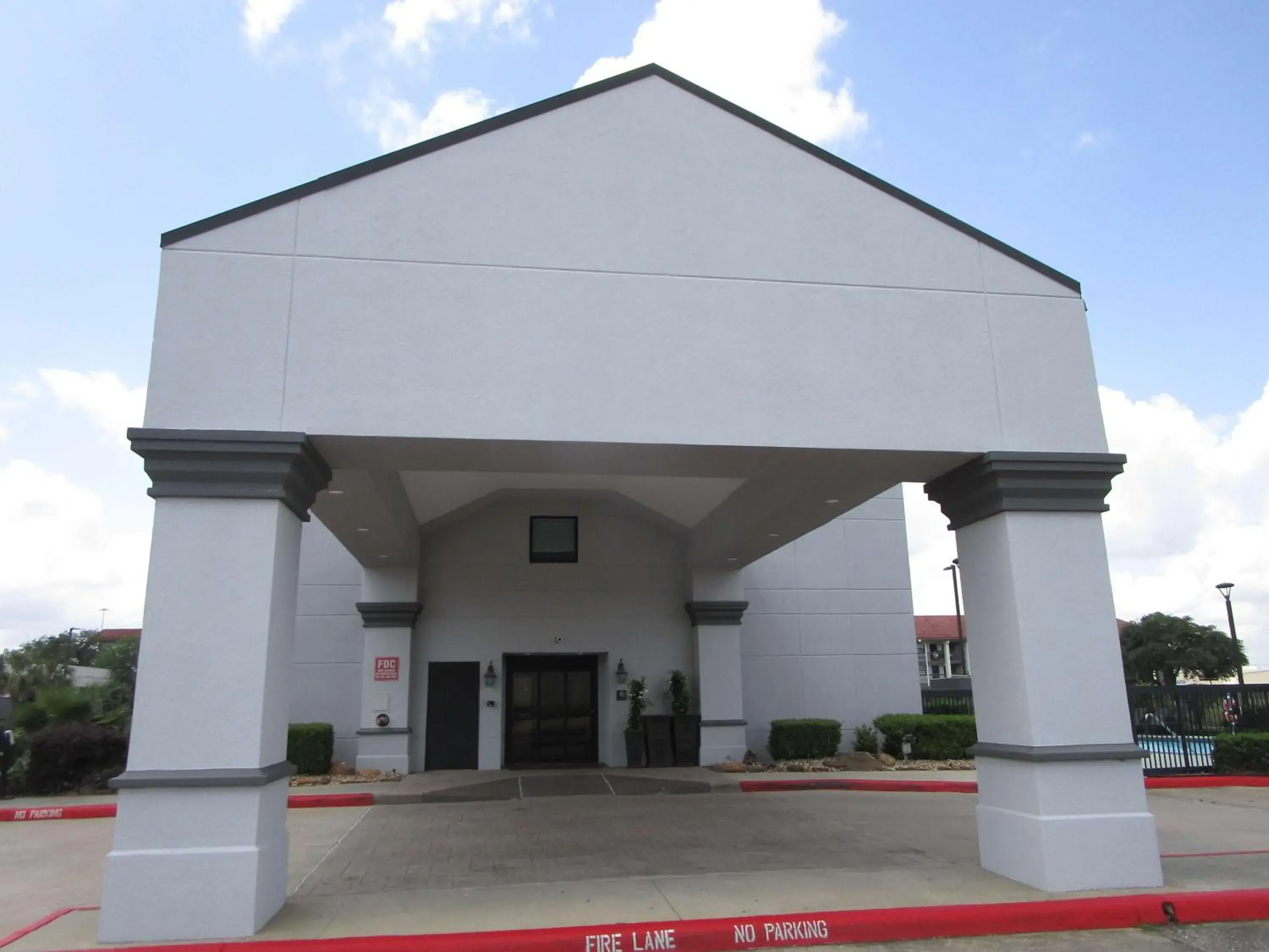 Property building in Best Western Cy-Fair Property building in Best Western Cy-Fair