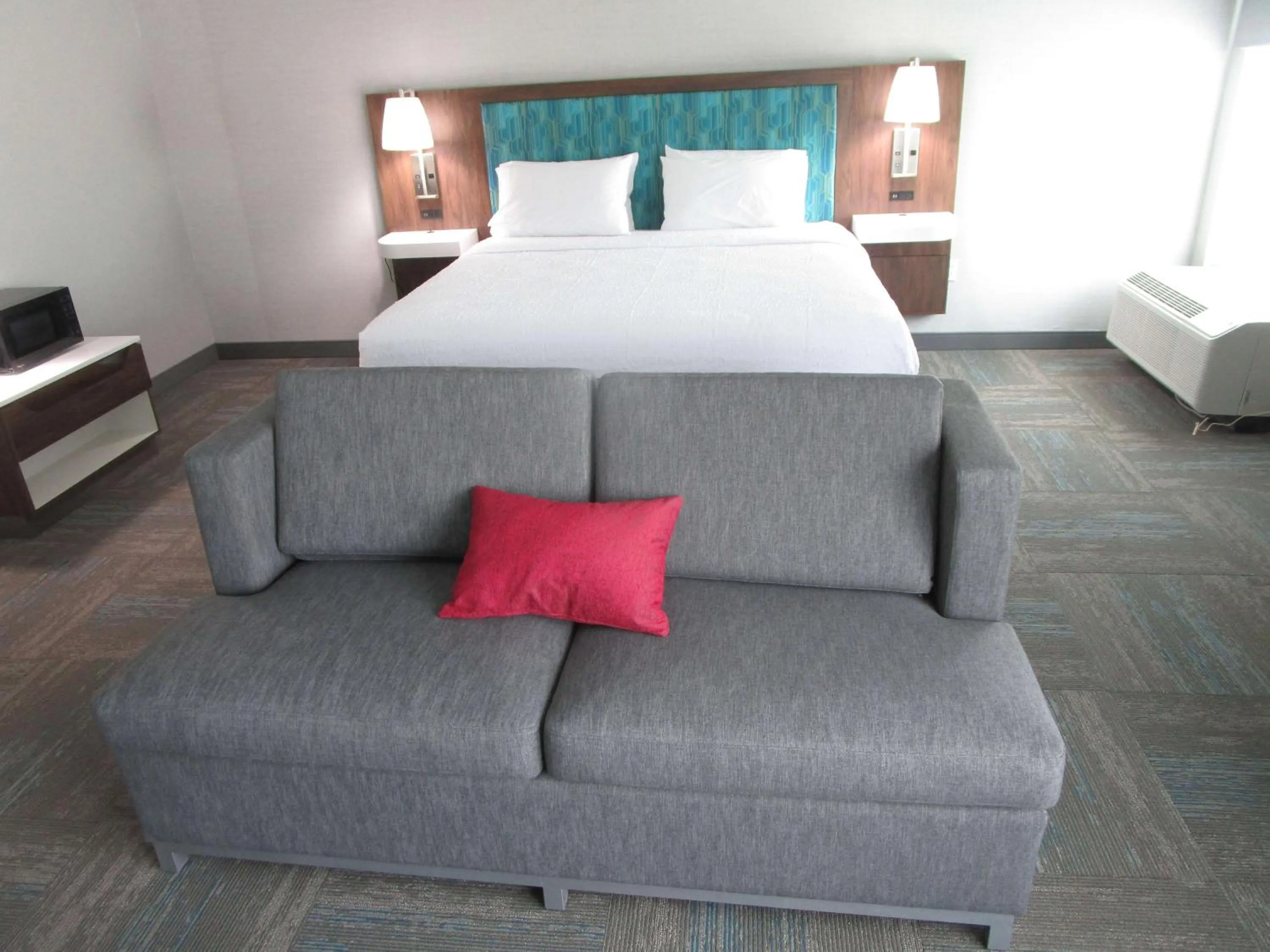 Photo of the whole room, Bed in Best Western Cy-Fair