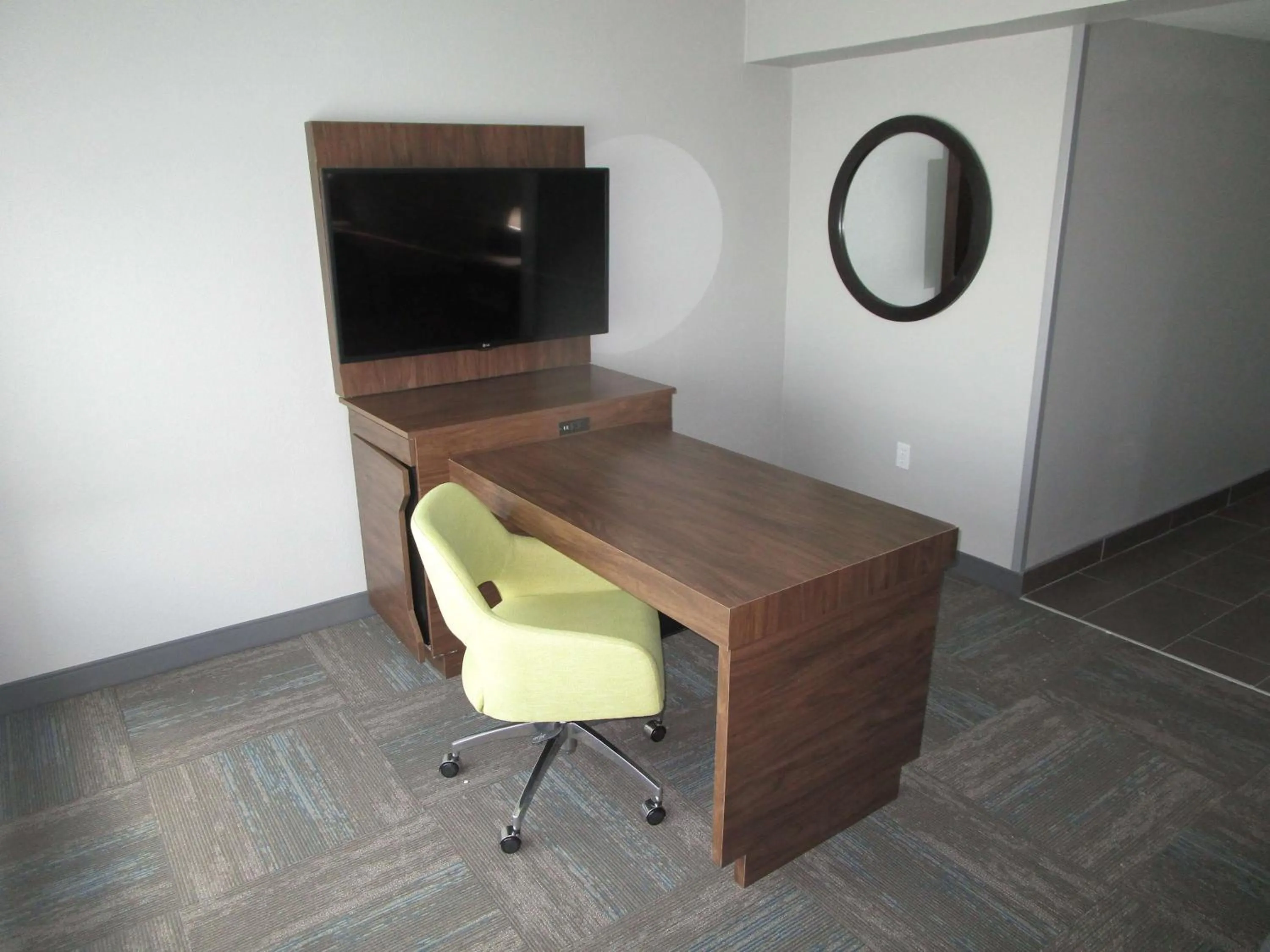 Photo of the whole room in Best Western Cy-Fair