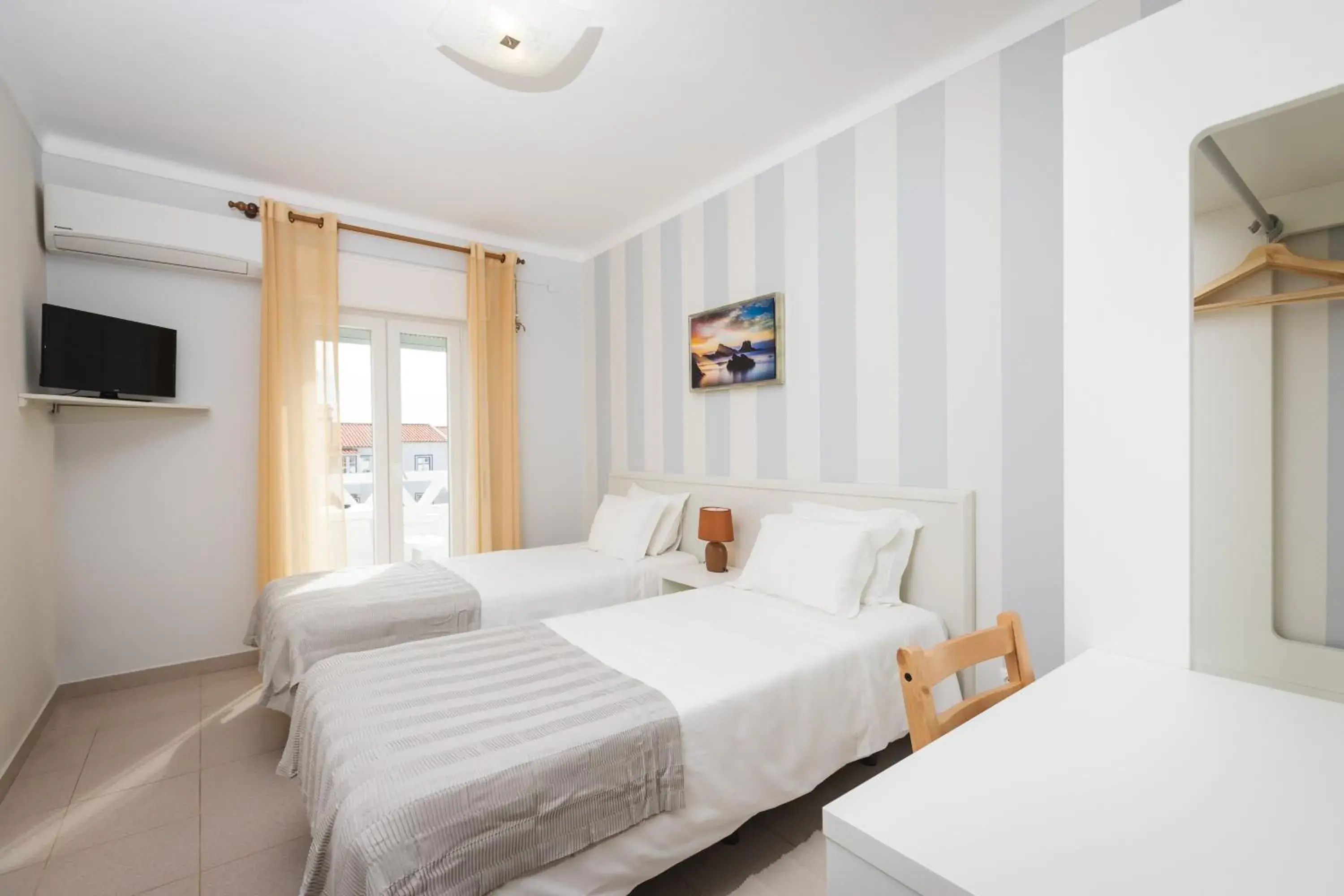 Twin Room with Balcony in Ondazul Twin Room with Balcony in Ondazul