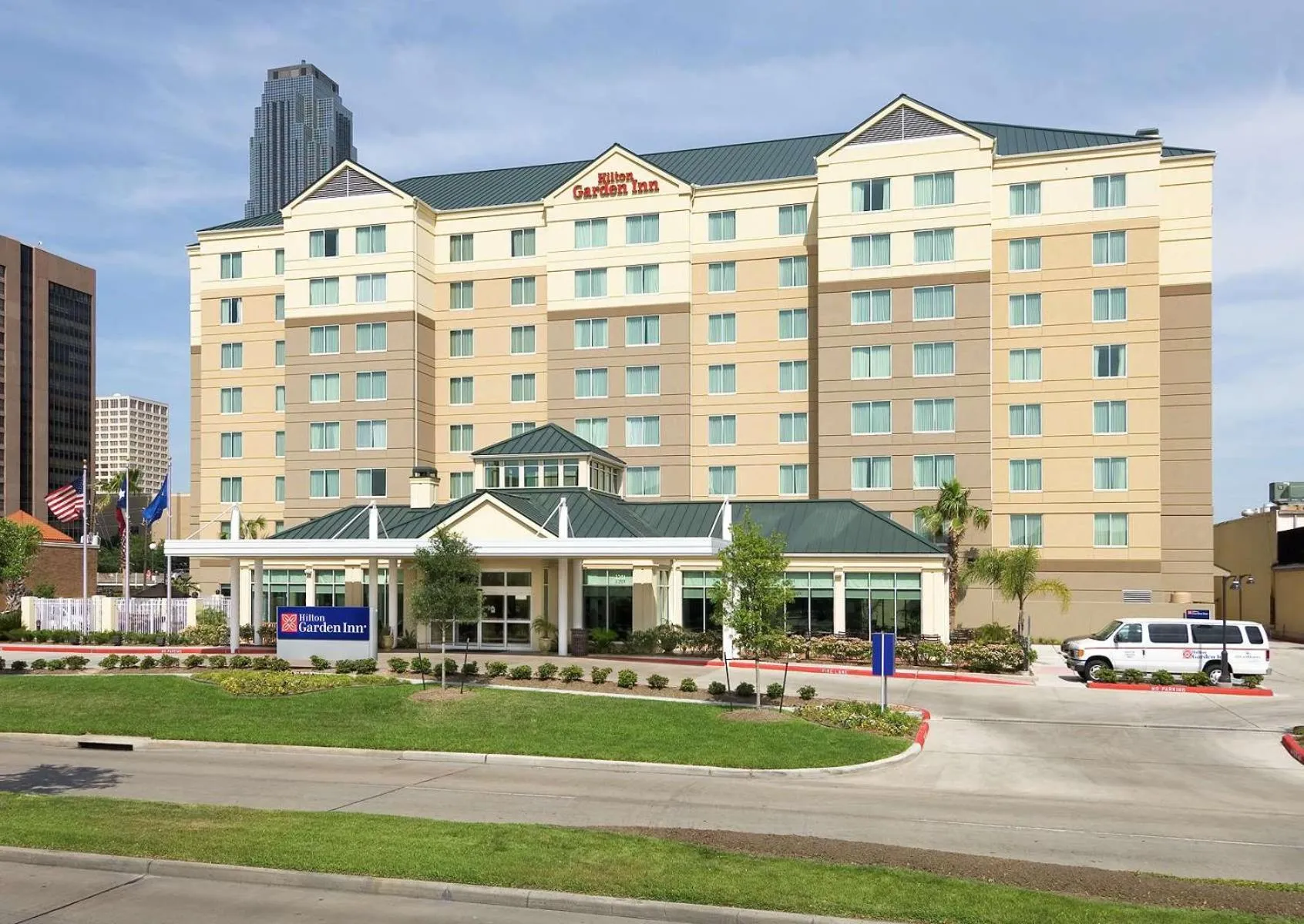 Property building in Hilton Garden Inn Houston/Galleria Area