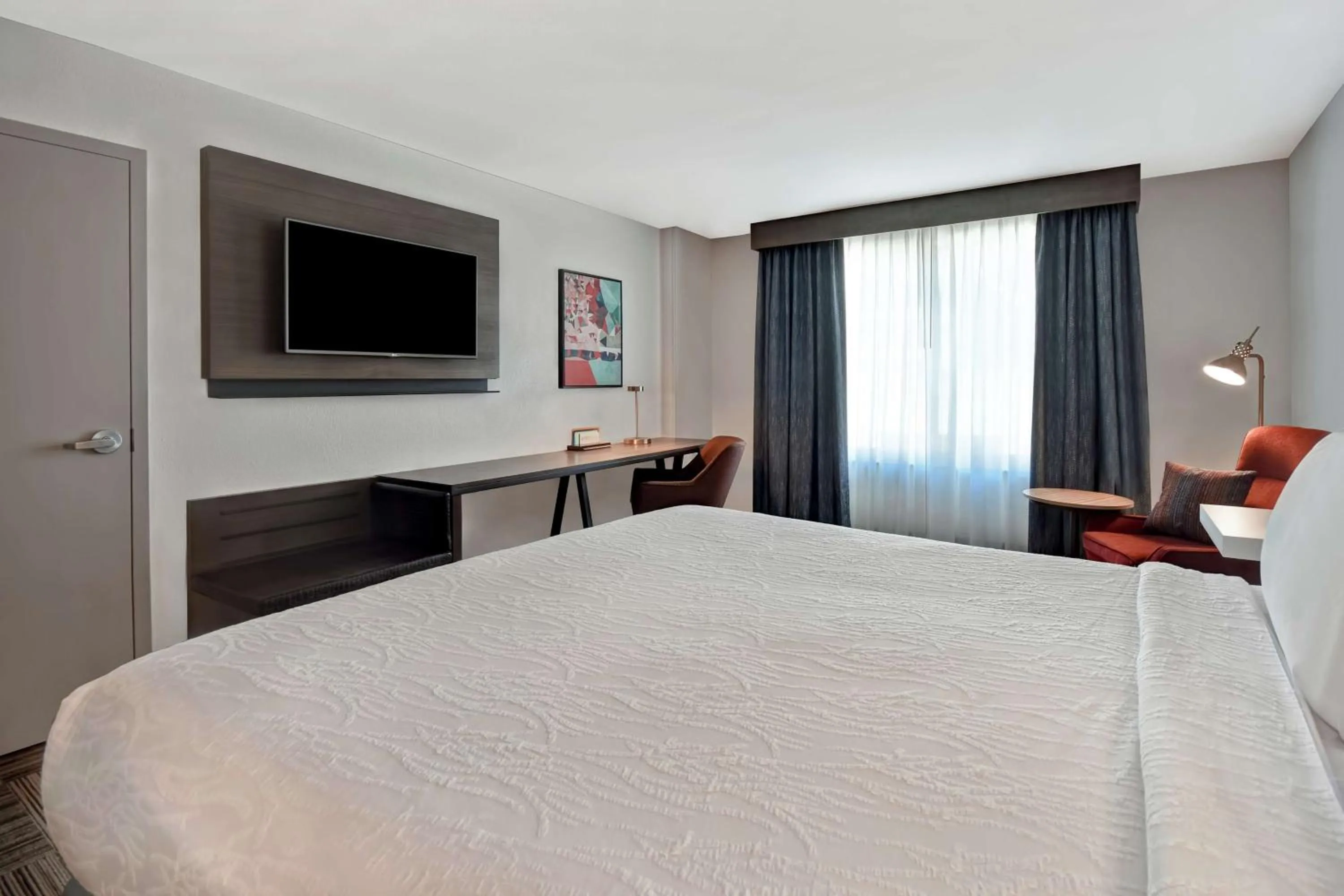 Bedroom, Bed in Hilton Garden Inn Houston/Galleria Area