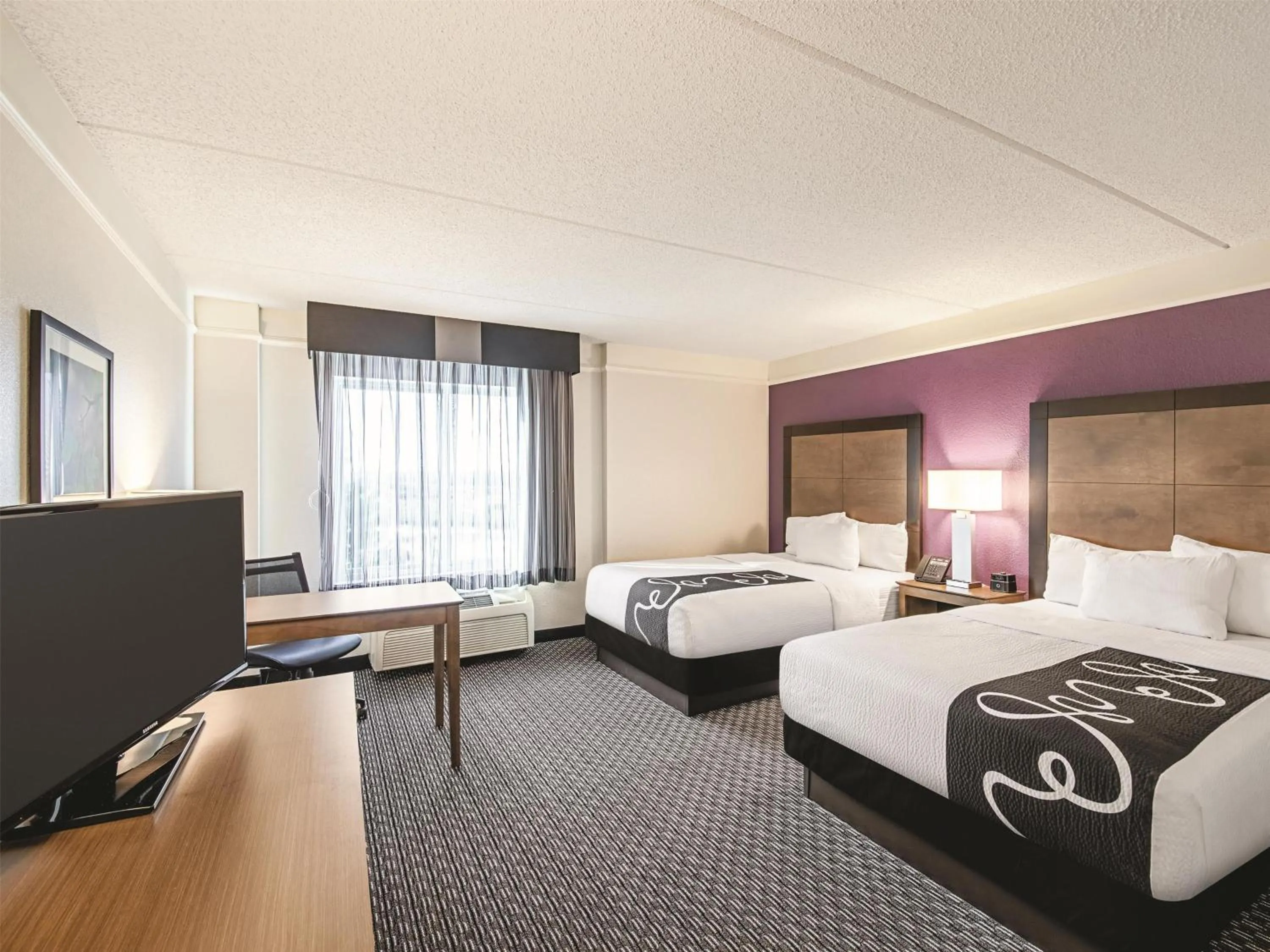 Photo of the whole room, Bed in La Quinta by Wyndham Austin Airport