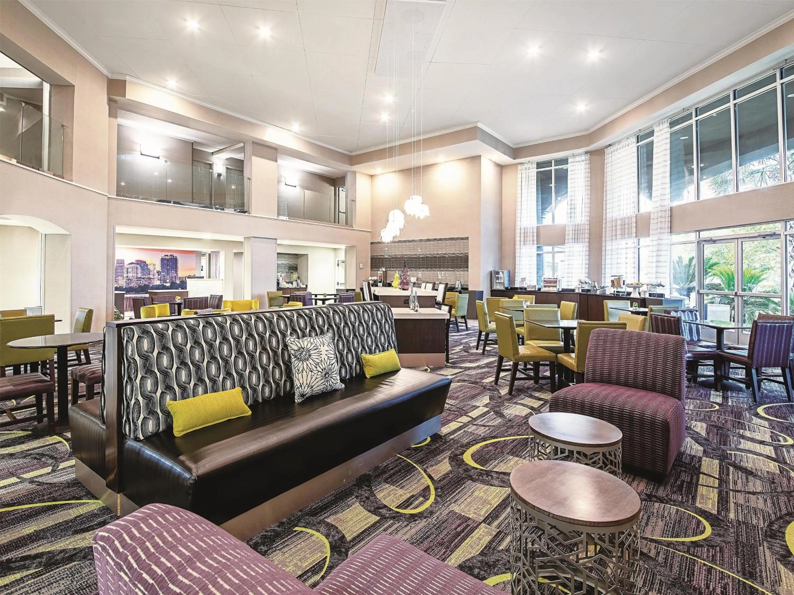 Lobby or reception in La Quinta by Wyndham Austin Airport