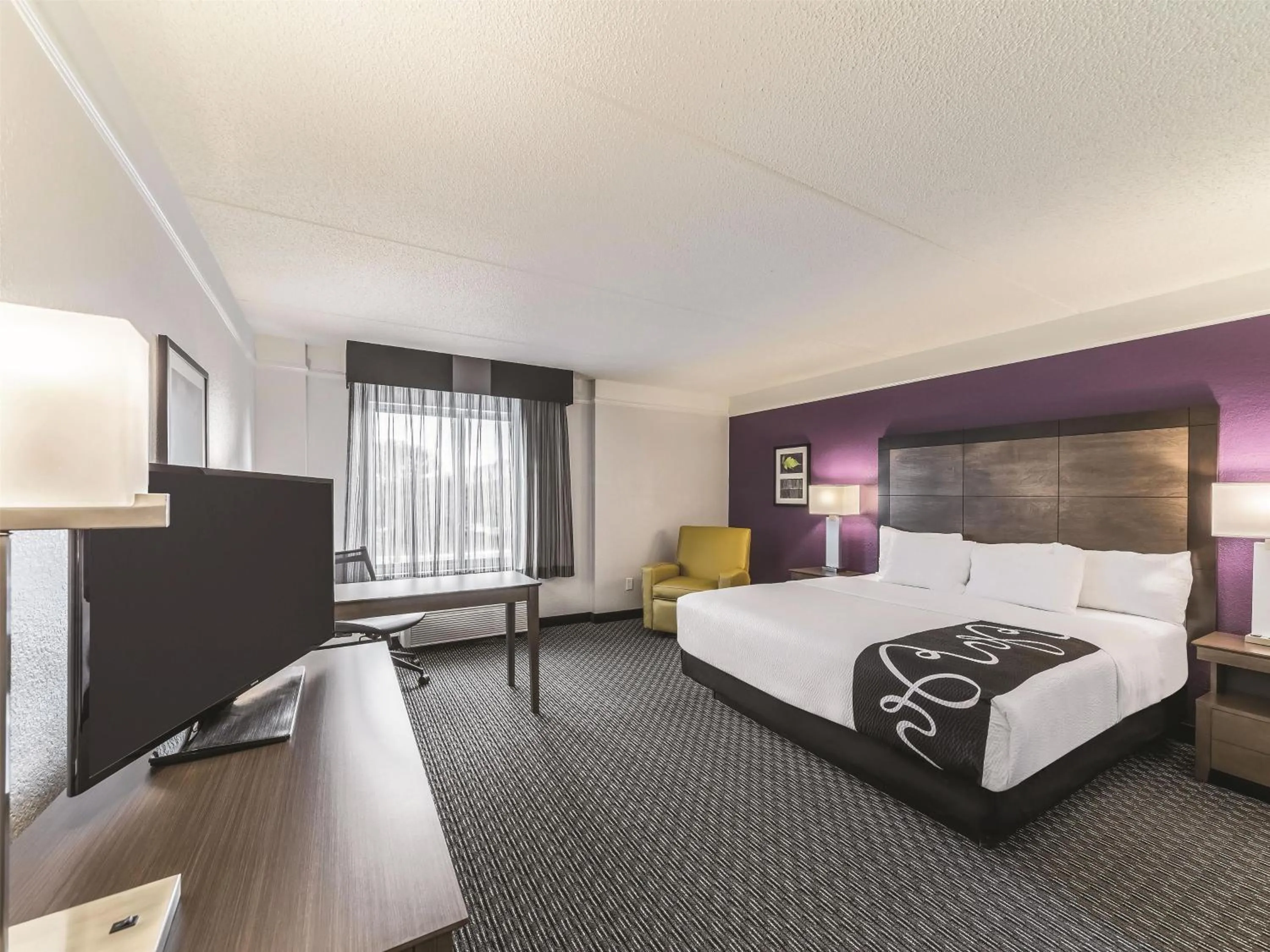 Photo of the whole room, Bed in La Quinta by Wyndham Austin Airport