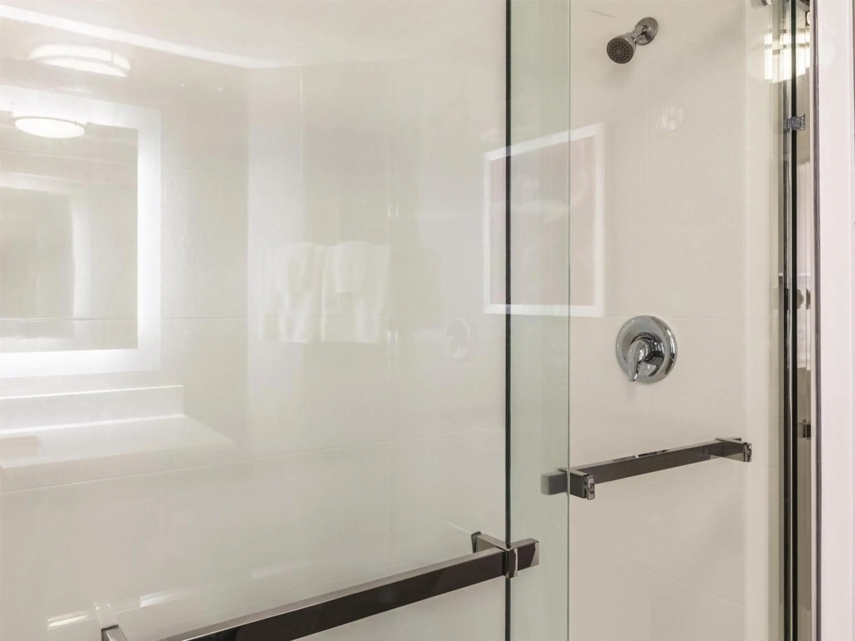 Deluxe Executive King Suite - Non-Smoking in La Quinta by Wyndham Austin Airport Deluxe Executive King Suite - Non-Smoking in La Quinta by Wyndham Austin Airport