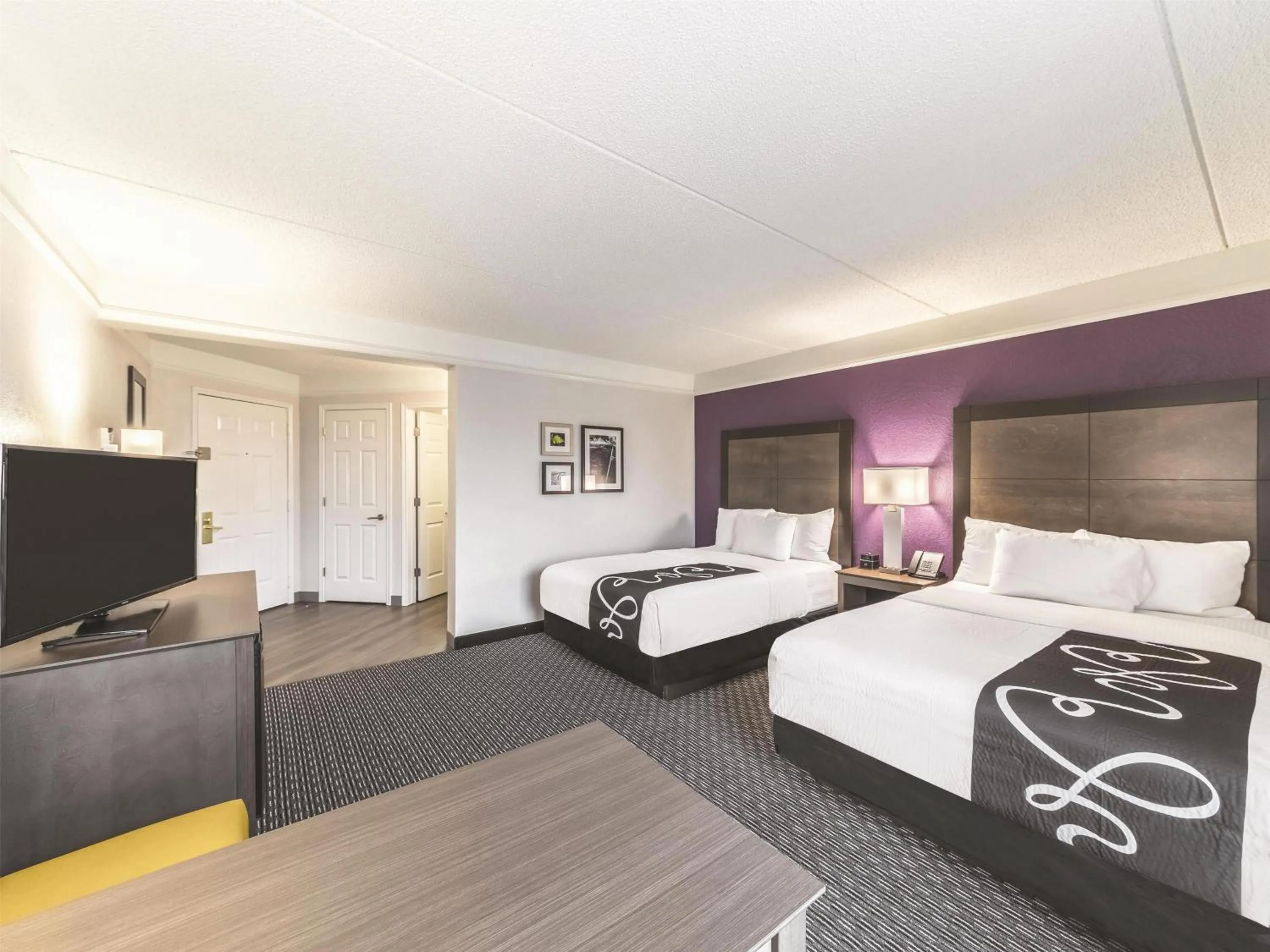 Photo of the whole room, Bed in La Quinta by Wyndham Austin Airport