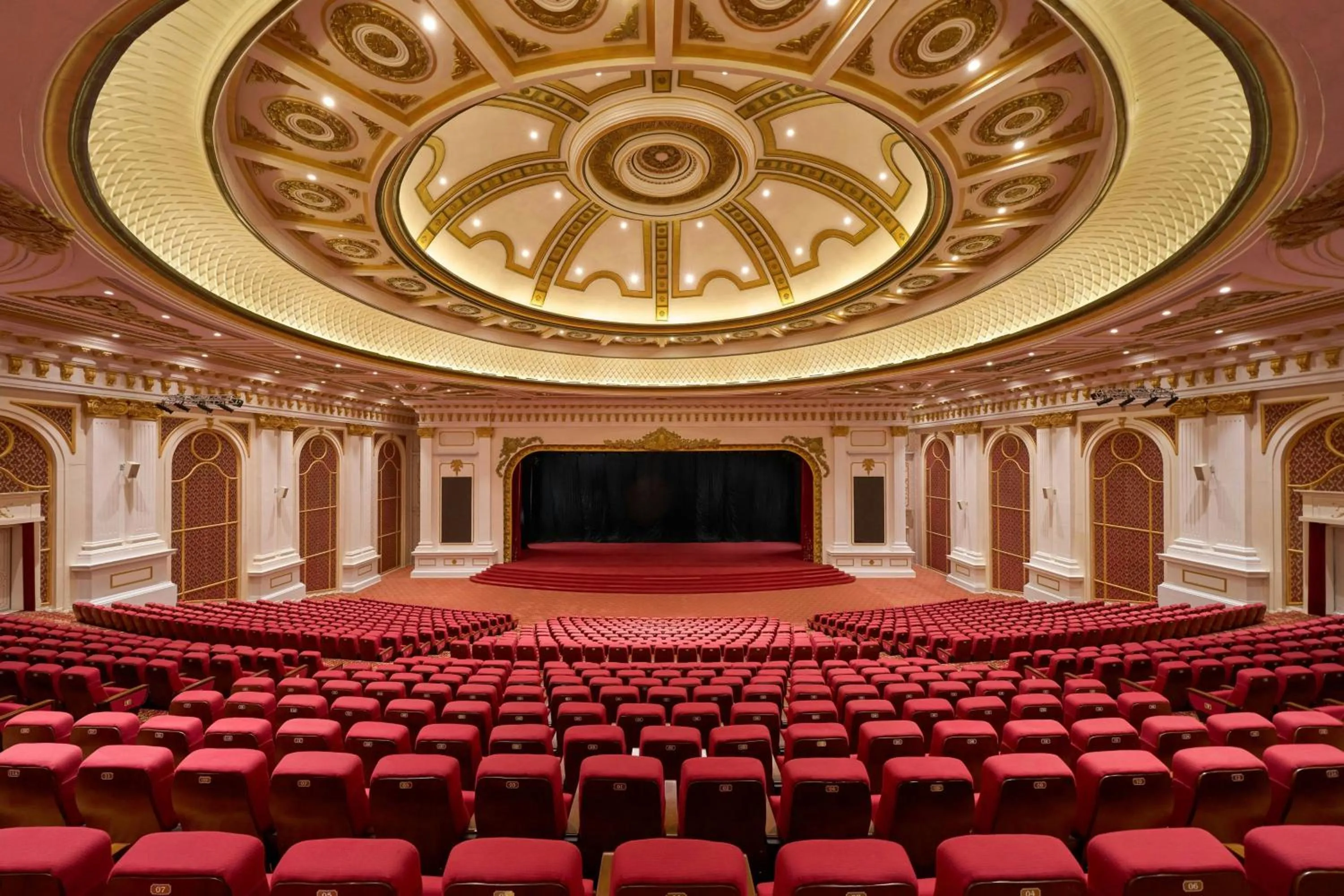 Entertainment in Nha Trang Marriott Resort & Spa, Hon Tre Island