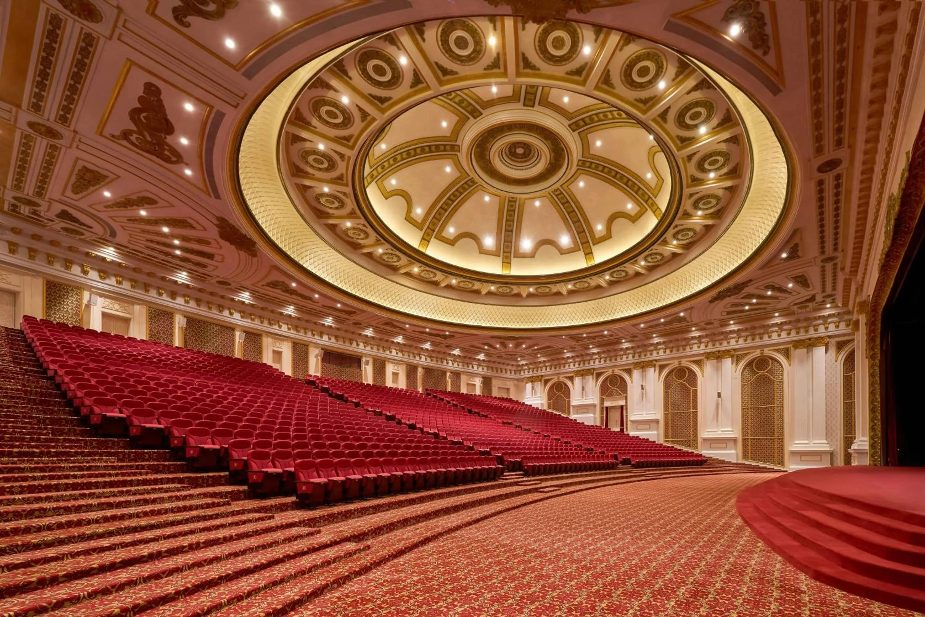 Entertainment in Nha Trang Marriott Resort & Spa, Hon Tre Island