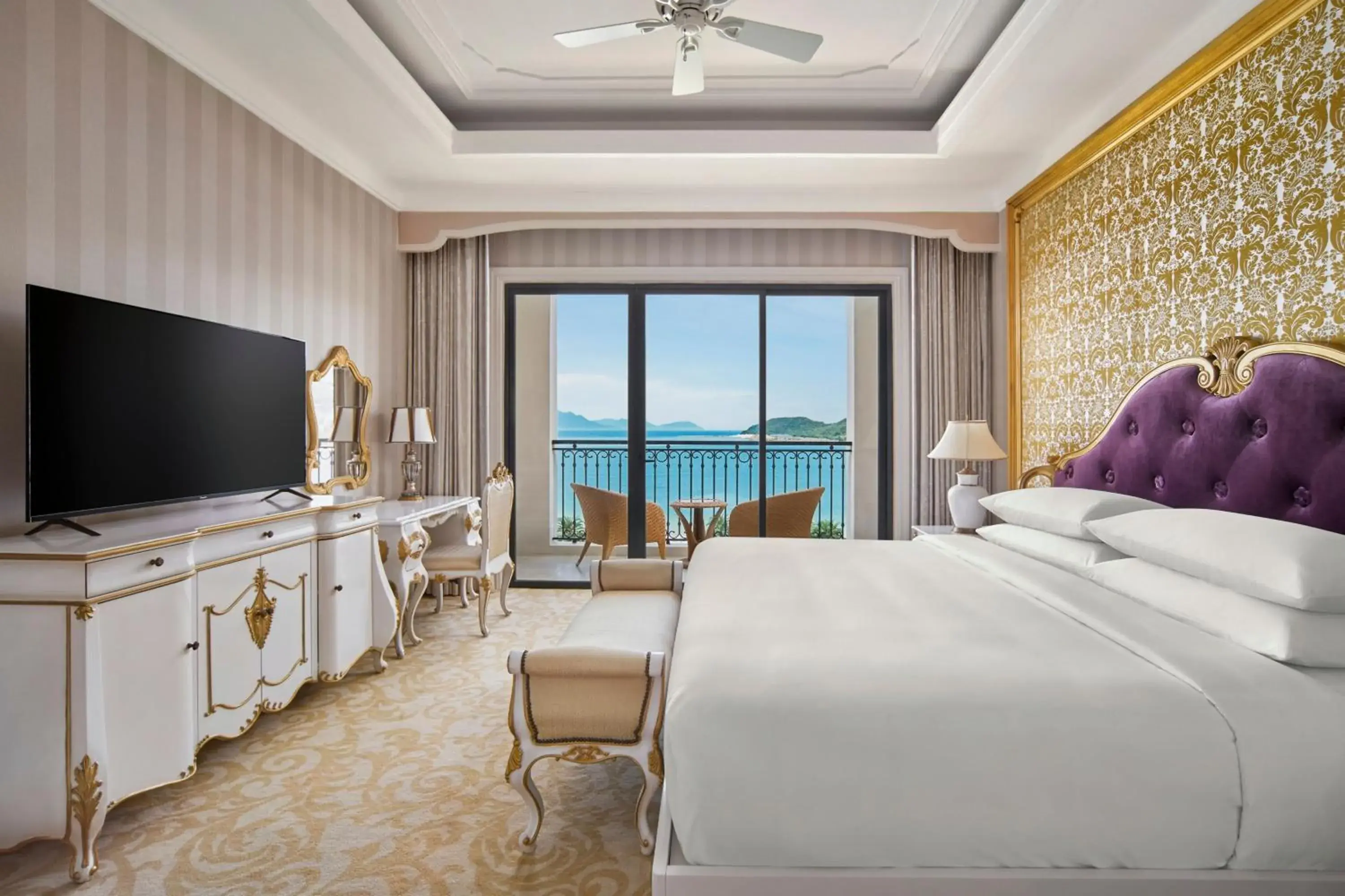 Executive Suite, Ocean view with Balcony in Nha Trang Marriott Resort & Spa, Hon Tre Island Executive Suite, Ocean view with Balcony in Nha Trang Marriott Resort & Spa, Hon Tre Island