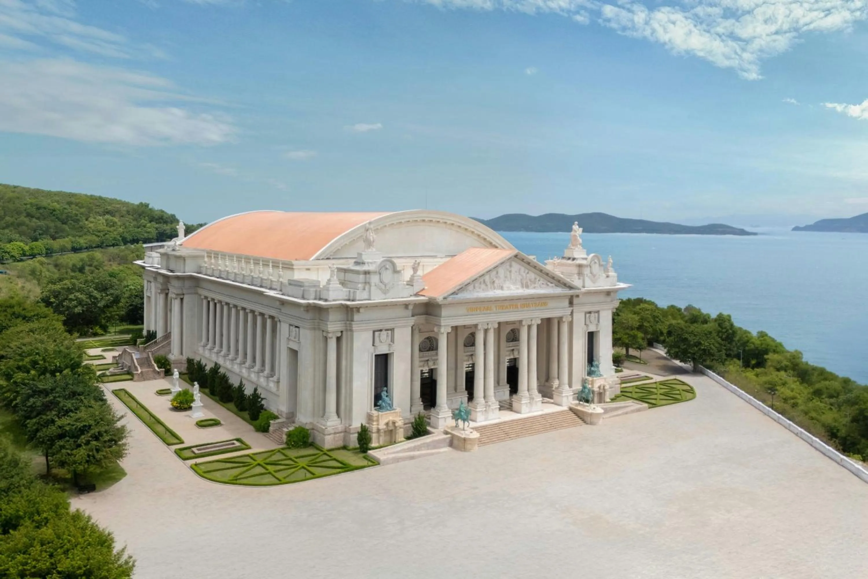 Entertainment in Nha Trang Marriott Resort & Spa, Hon Tre Island