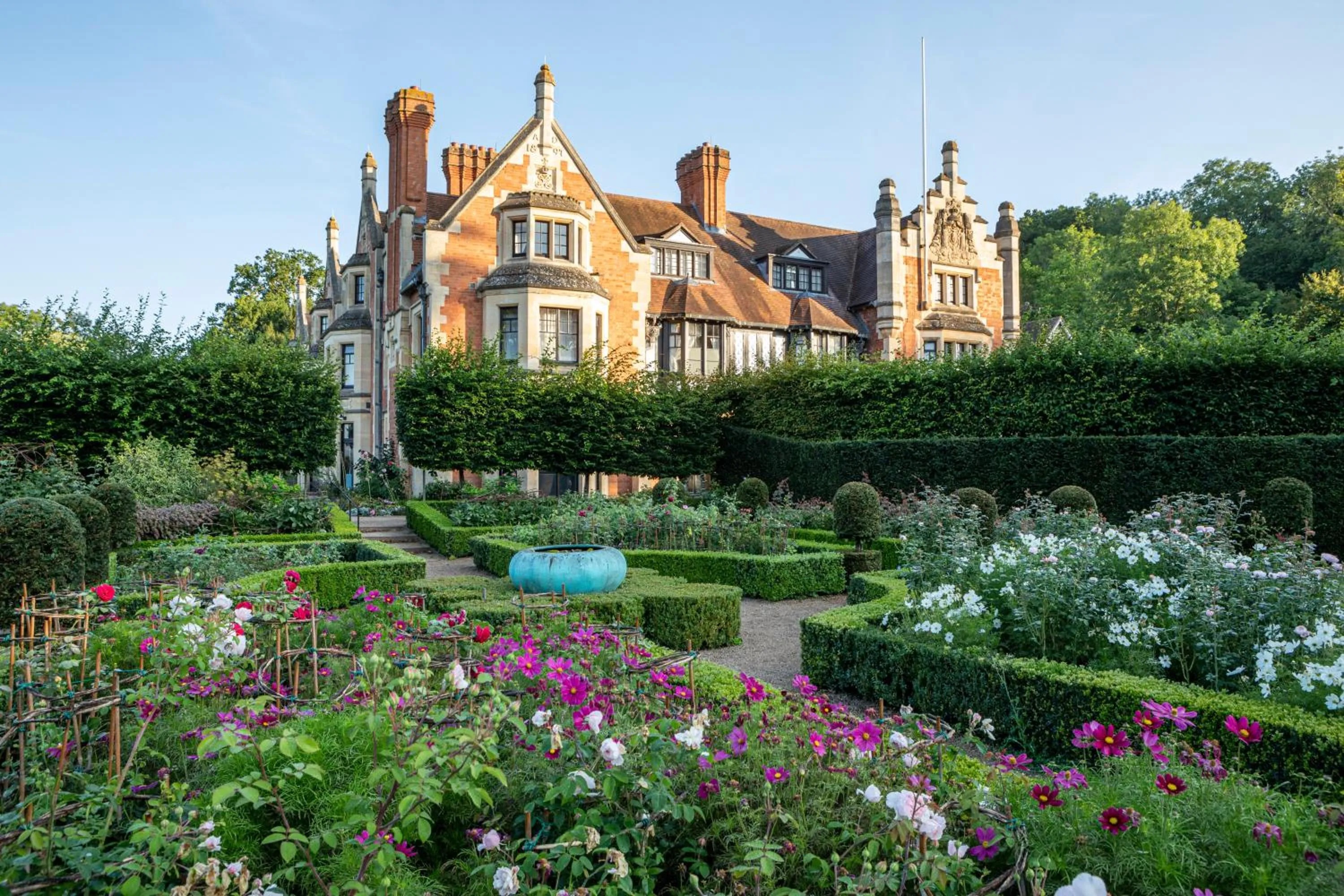 Garden view in The Wood Norton
