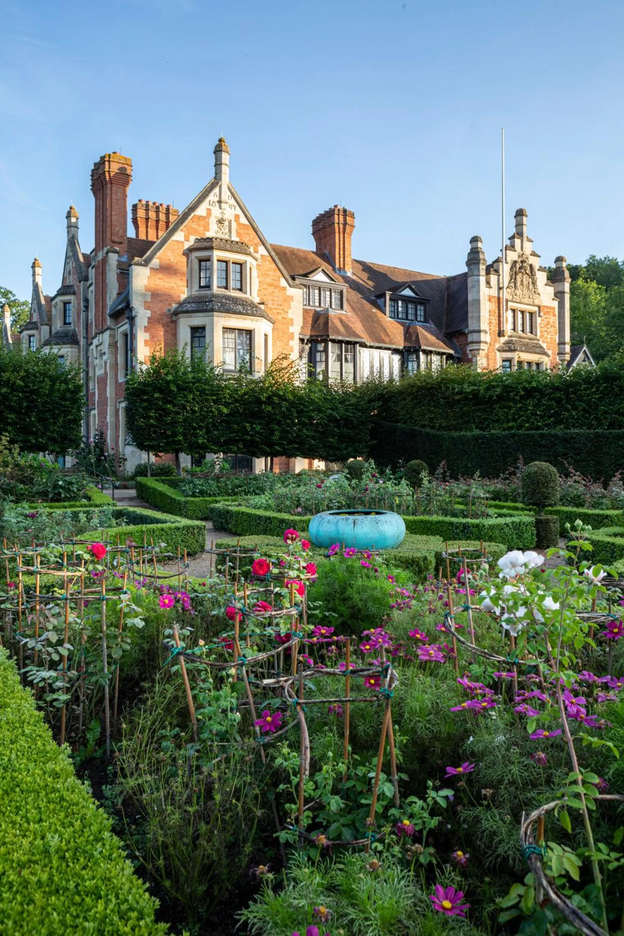 Garden view in The Wood Norton
