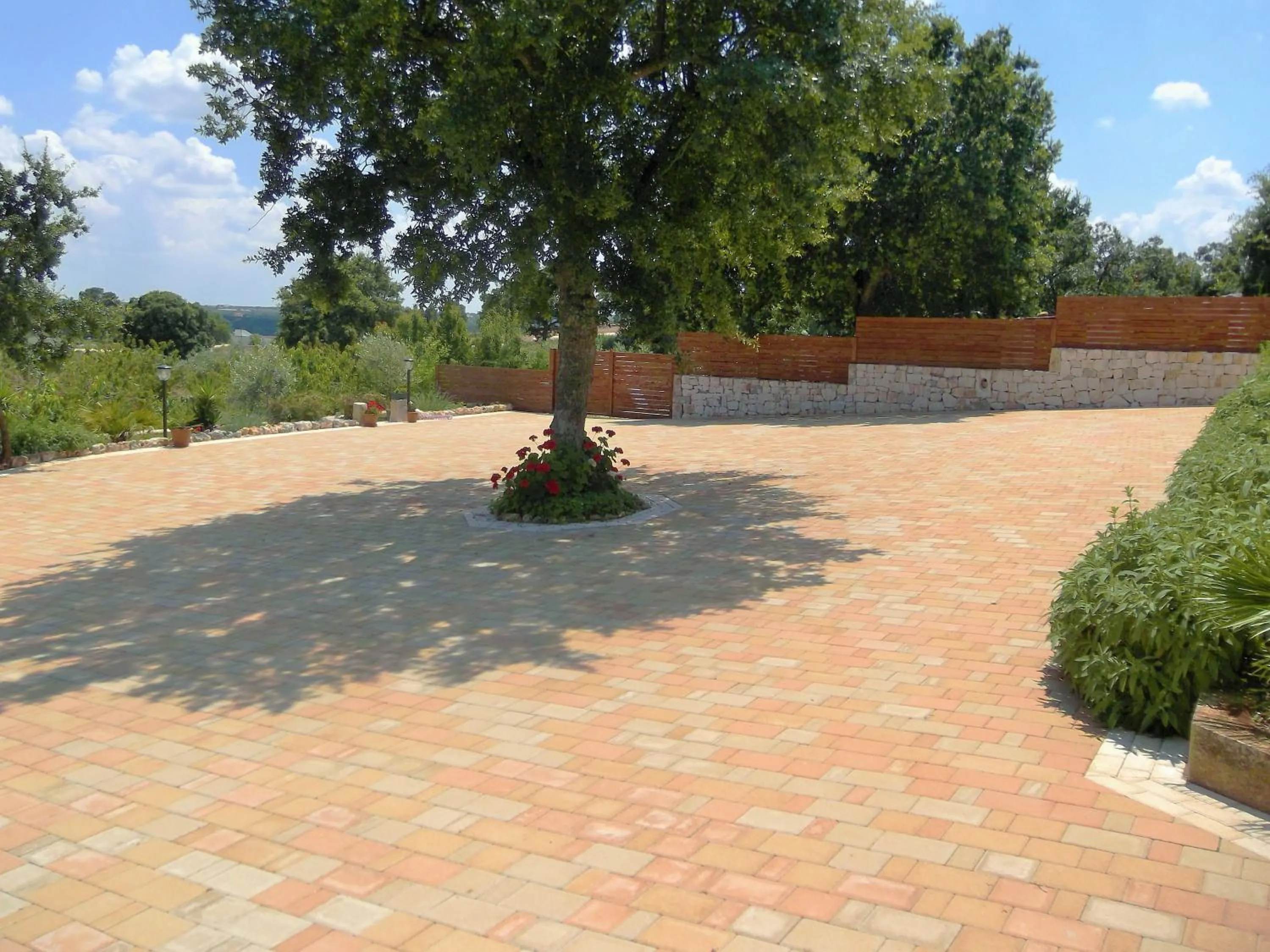 Facade/entrance in Red Rose B&B