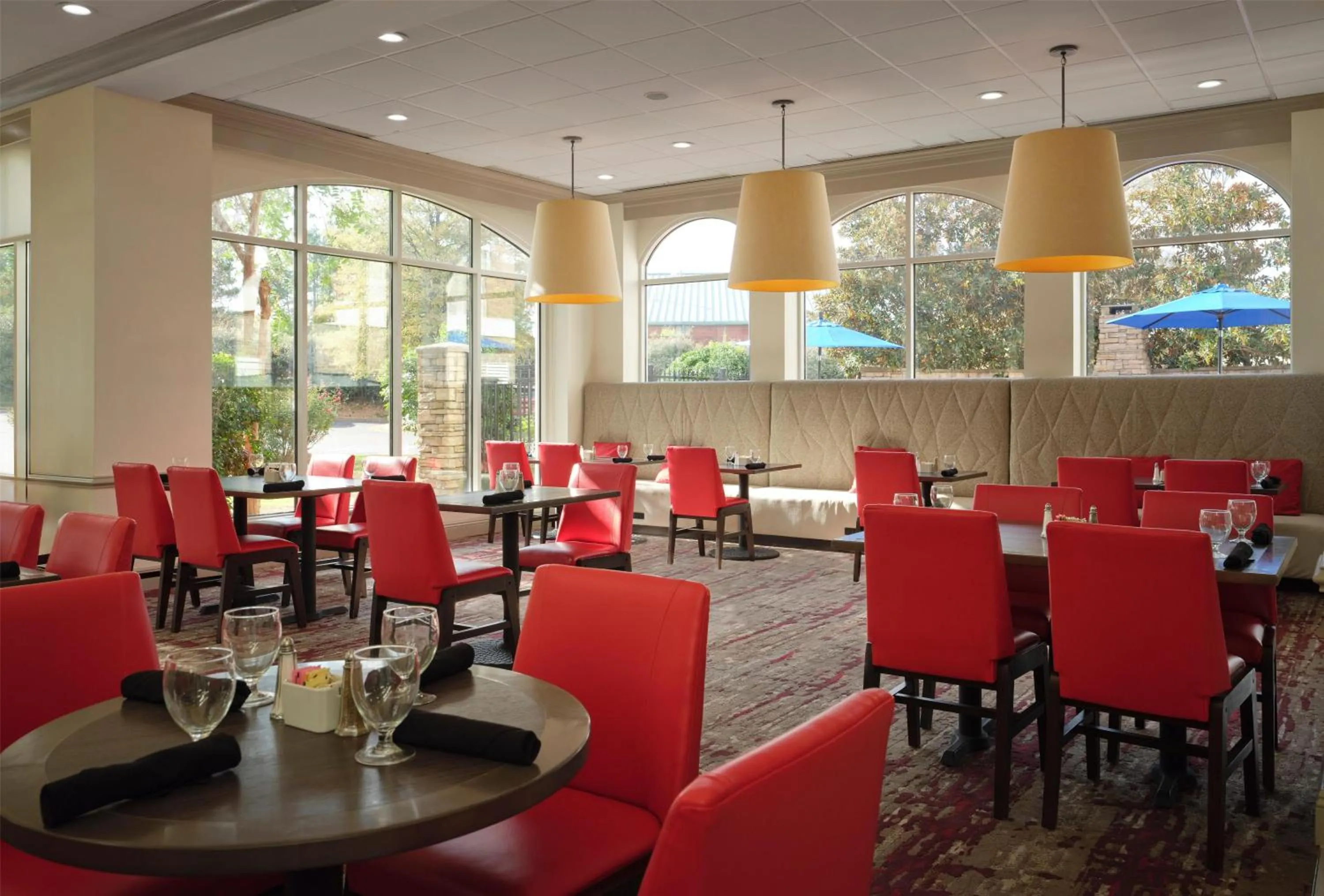 Restaurant/places to eat in Hilton Garden Inn Jackson-Madison