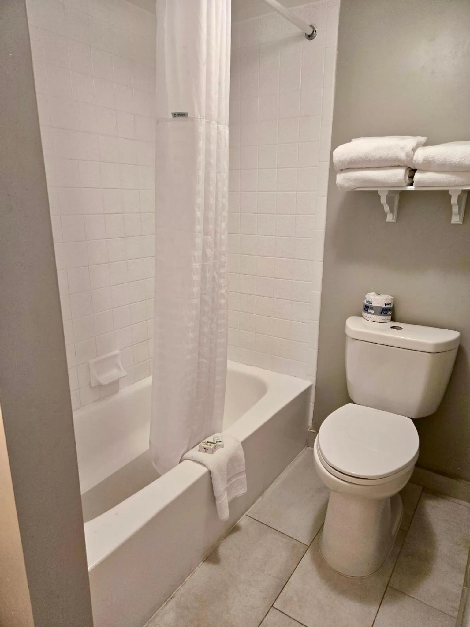 Bathroom in La Quinta Inn Tampa Airport Stadium Westshore