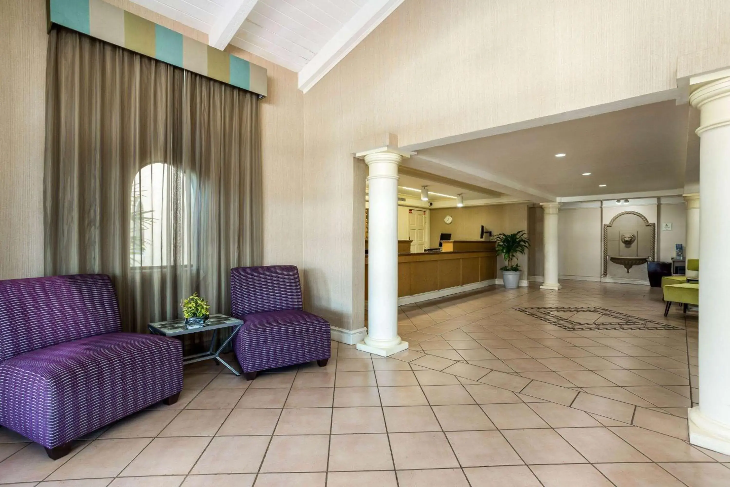 Lobby or reception in La Quinta Inn Tampa Airport Stadium Westshore Lobby or reception in La Quinta Inn Tampa Airport Stadium Westshore