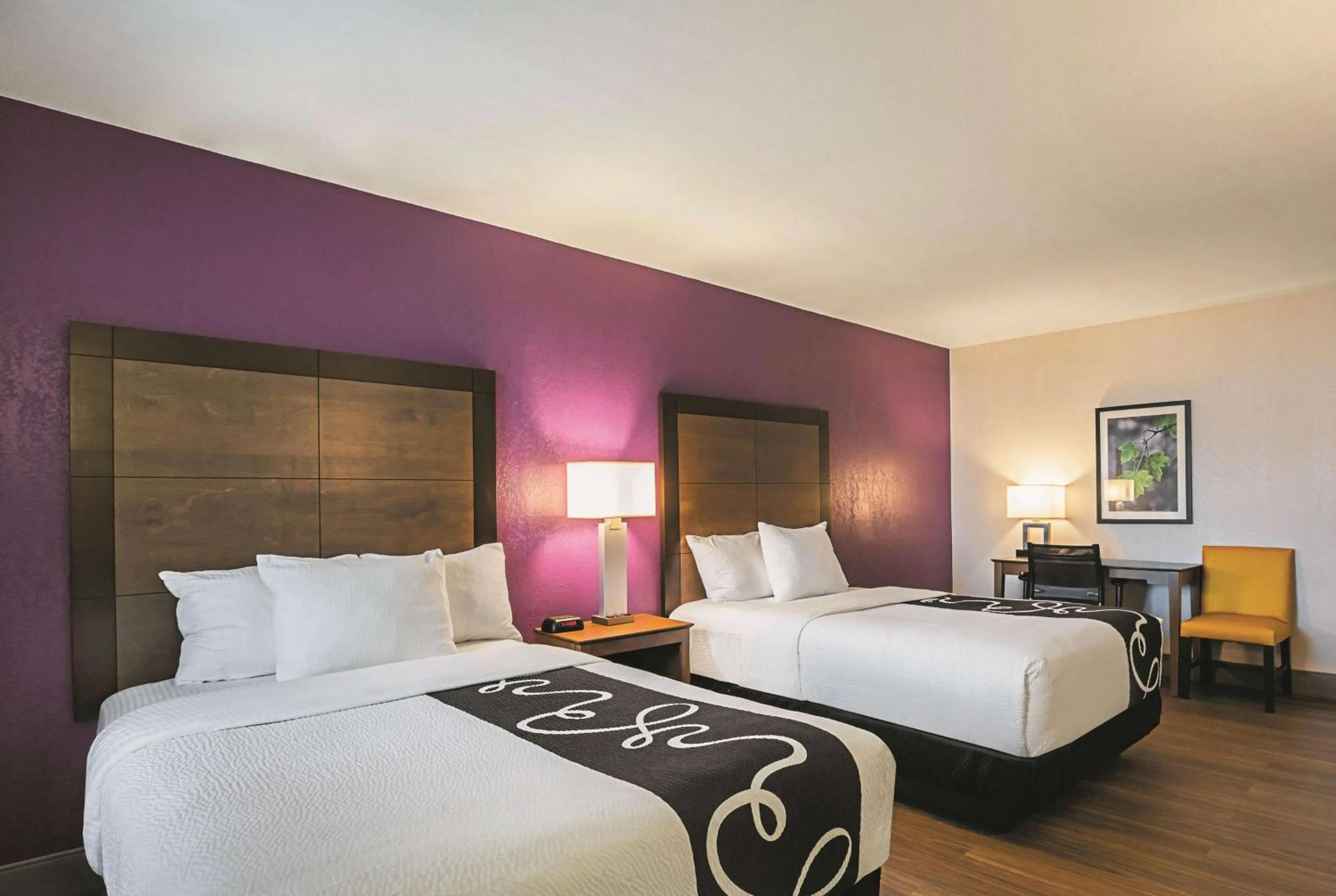 Bedroom, Bed in Wingate by Wyndham Galveston Beachfront at the Seawall