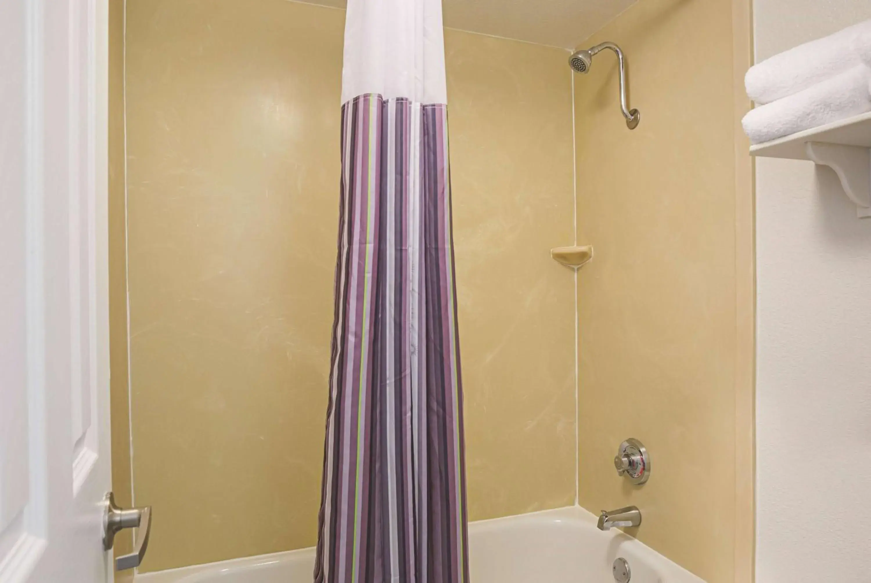 King Room - Non-Smoking in Wingate by Wyndham Galveston Beachfront at the Seawall King Room - Non-Smoking in Wingate by Wyndham Galveston Beachfront at the Seawall